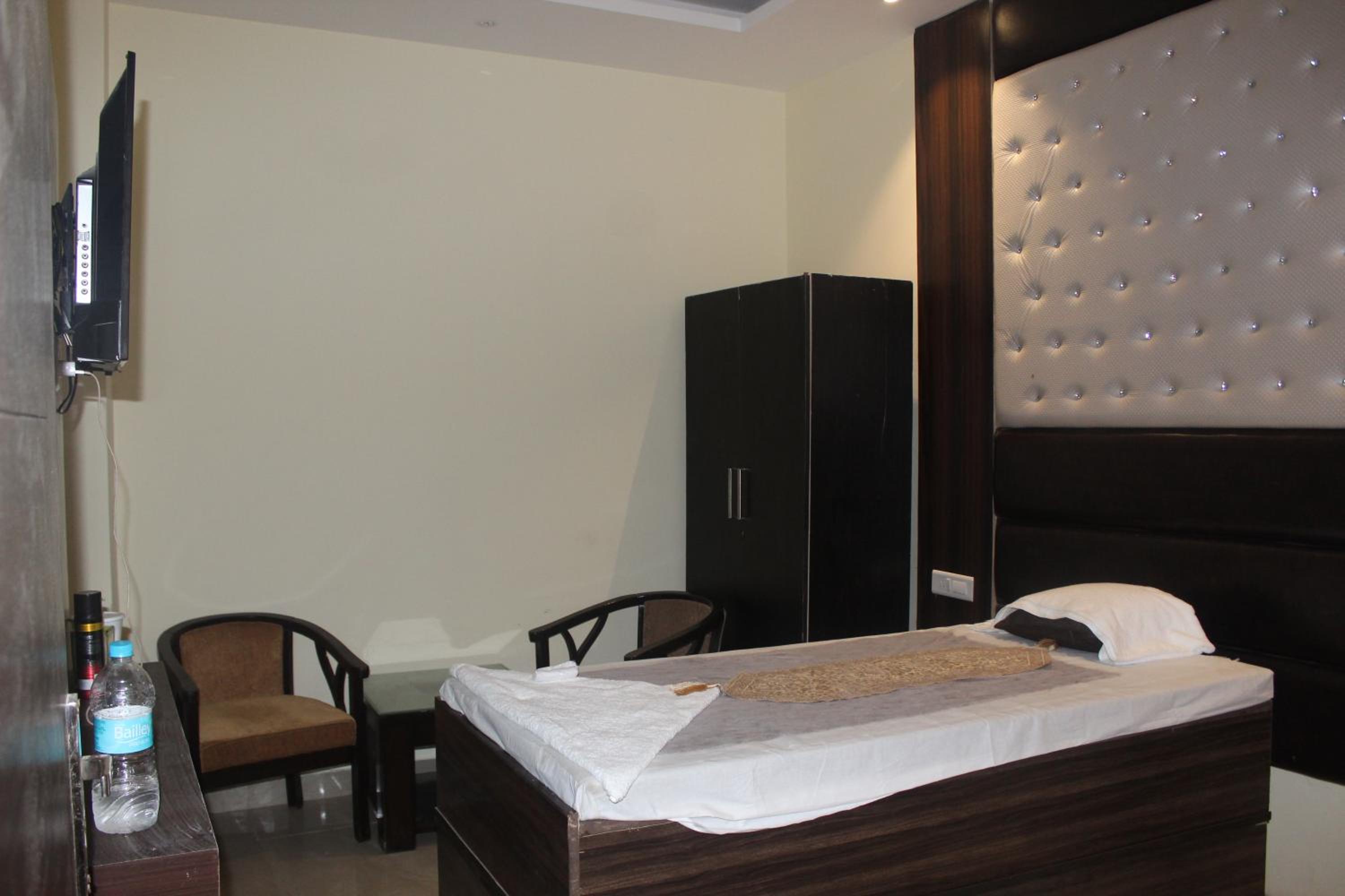 Deluxe Double Room photo 2
