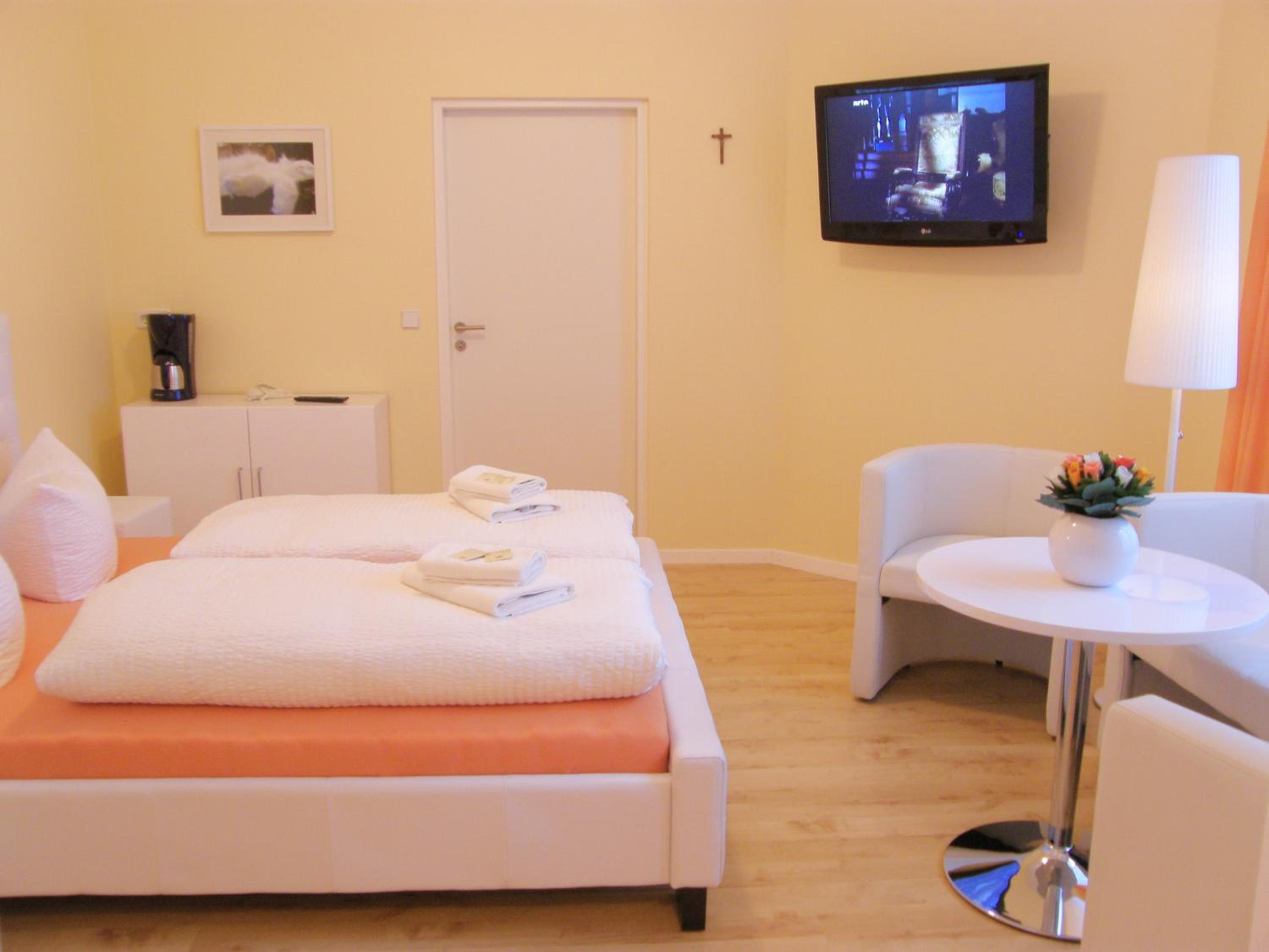Two-Room Family Suite photo 2