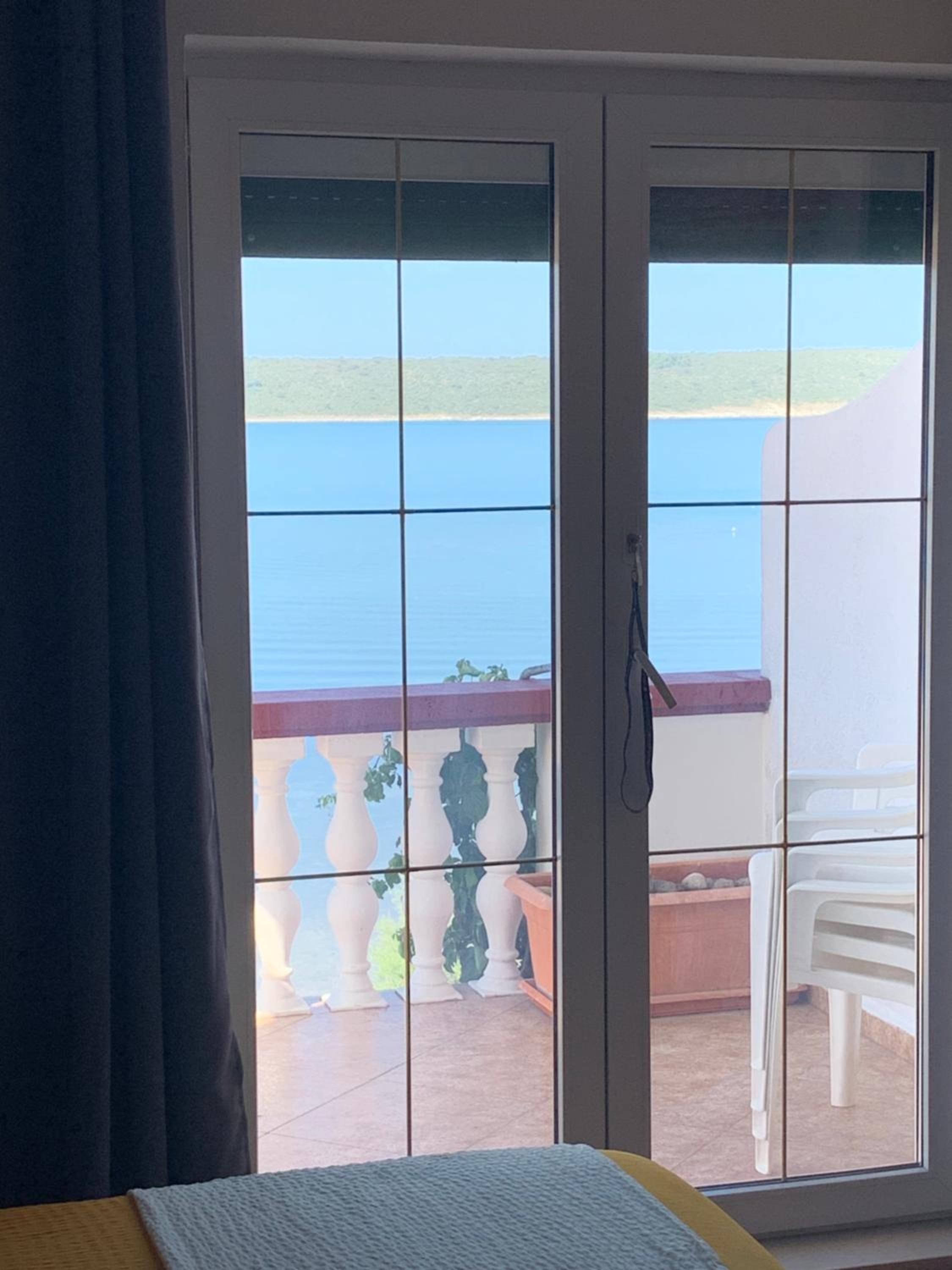 Apartment with Sea View - Photo 4