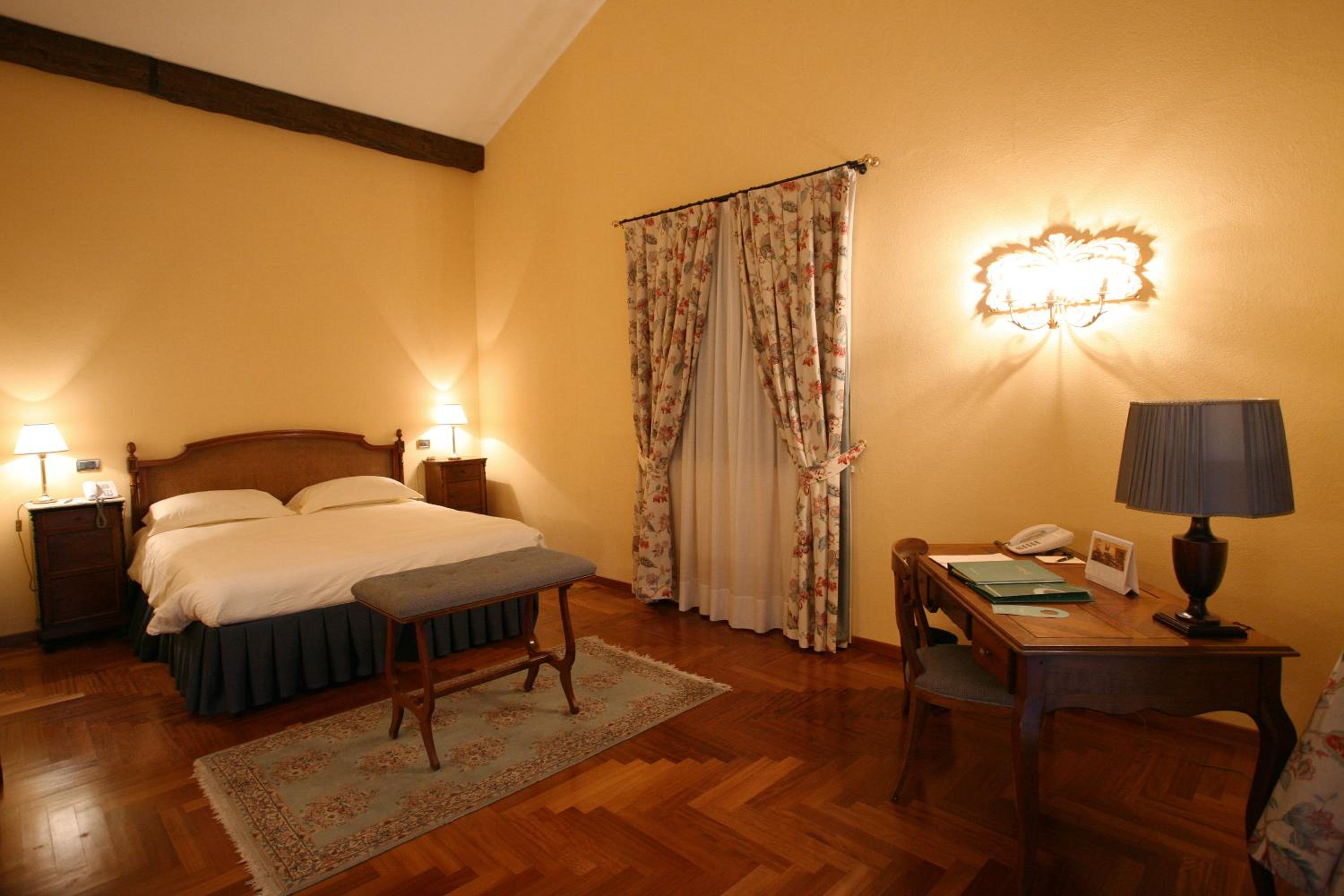 Superior Double or Twin Room photo 2