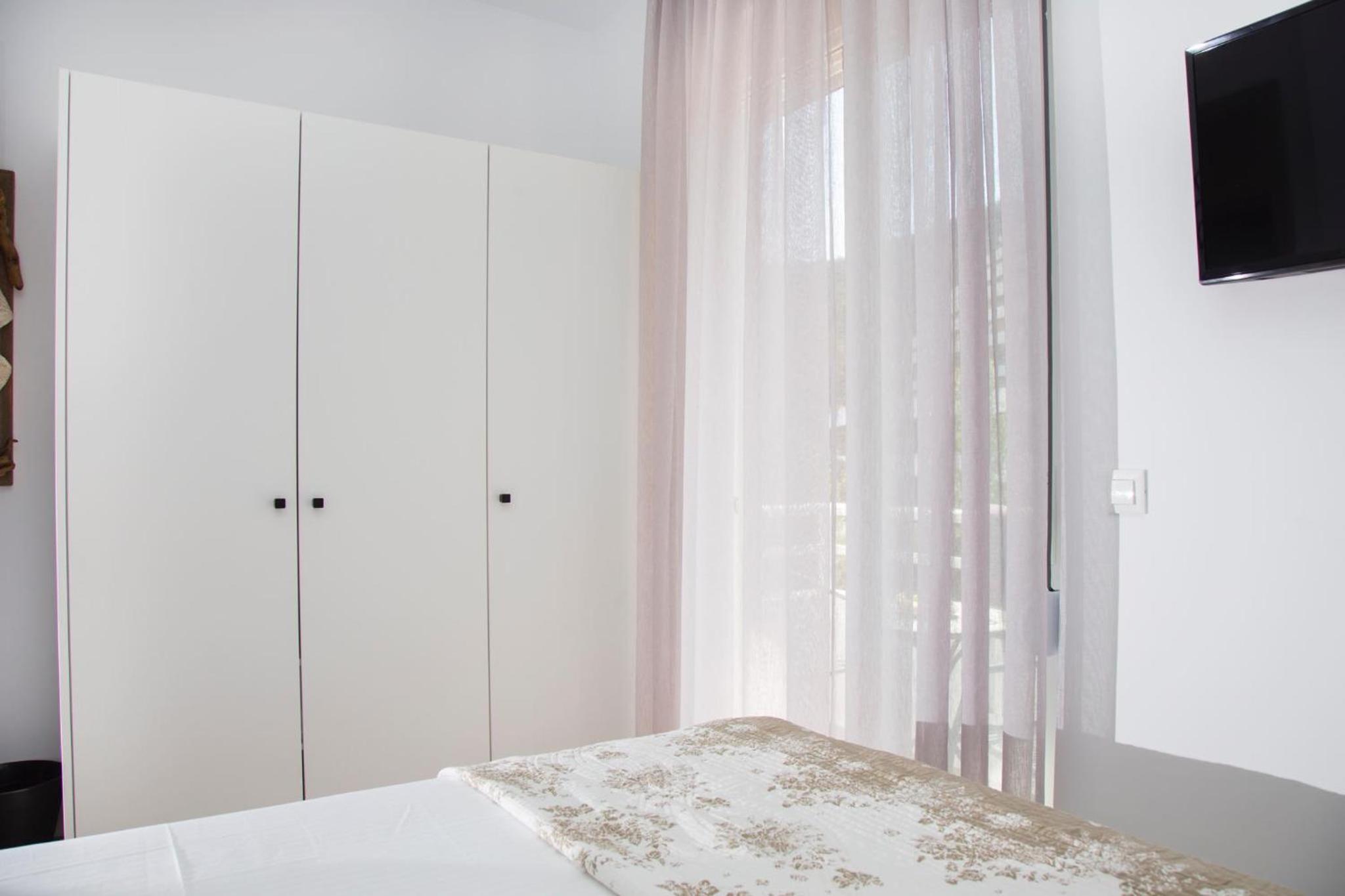Standard Apartment (Heliophilia)
