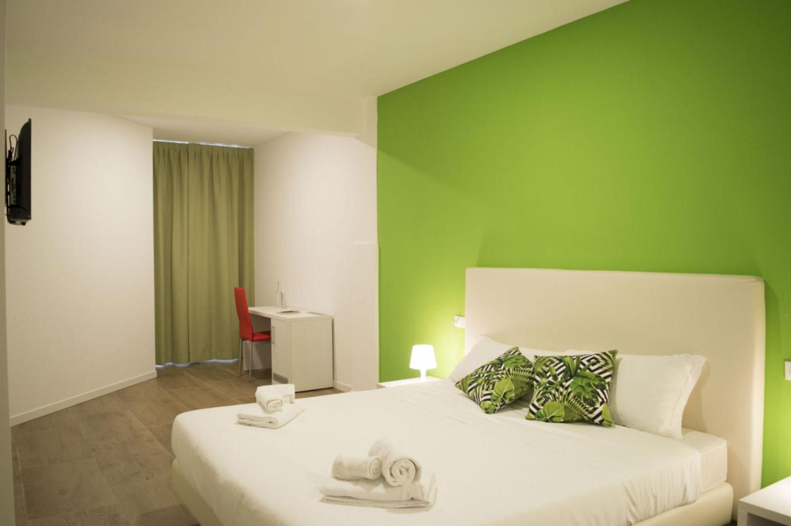 Deluxe Double Room - Photo 1