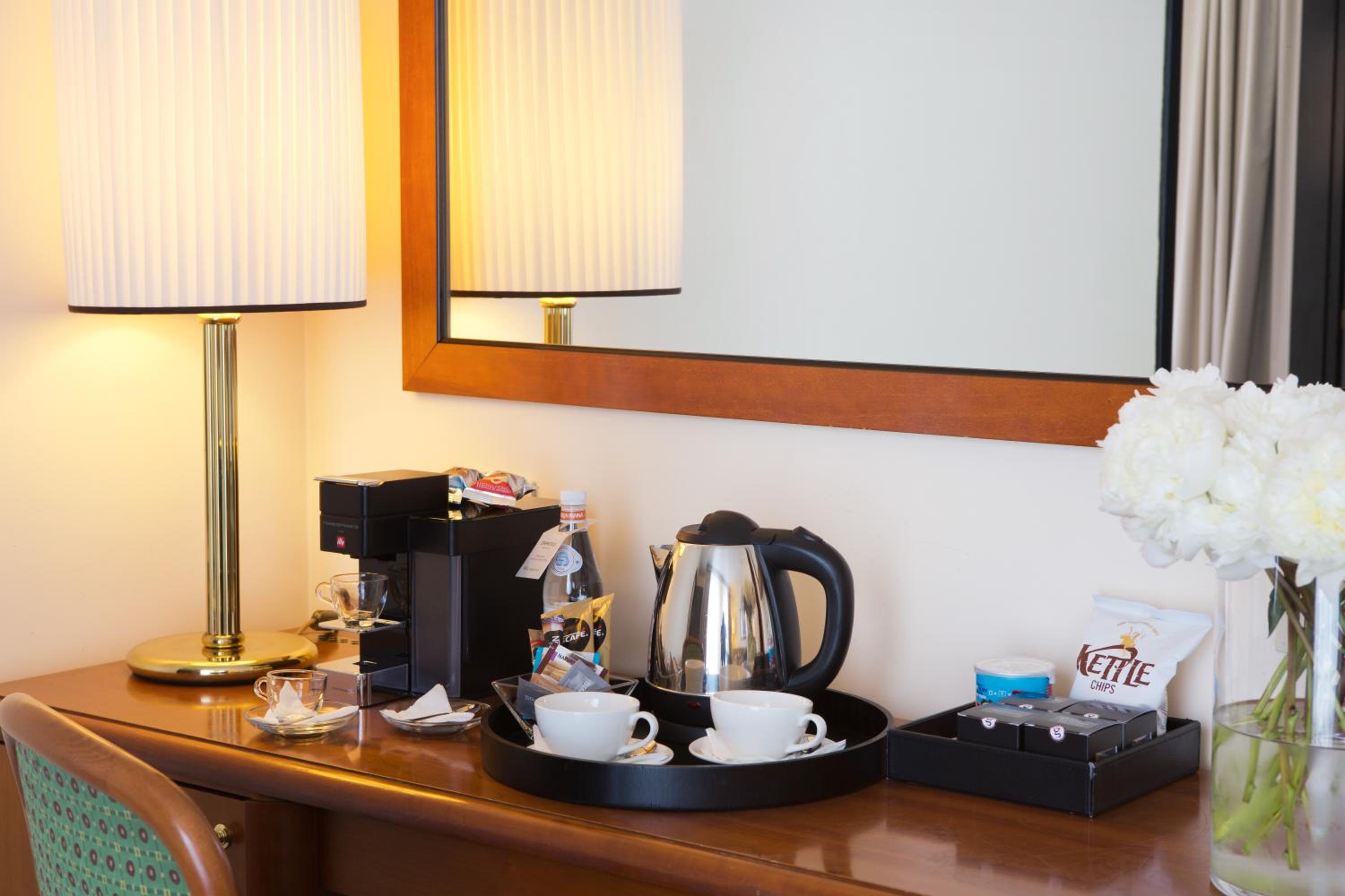 Suite - Photo 2