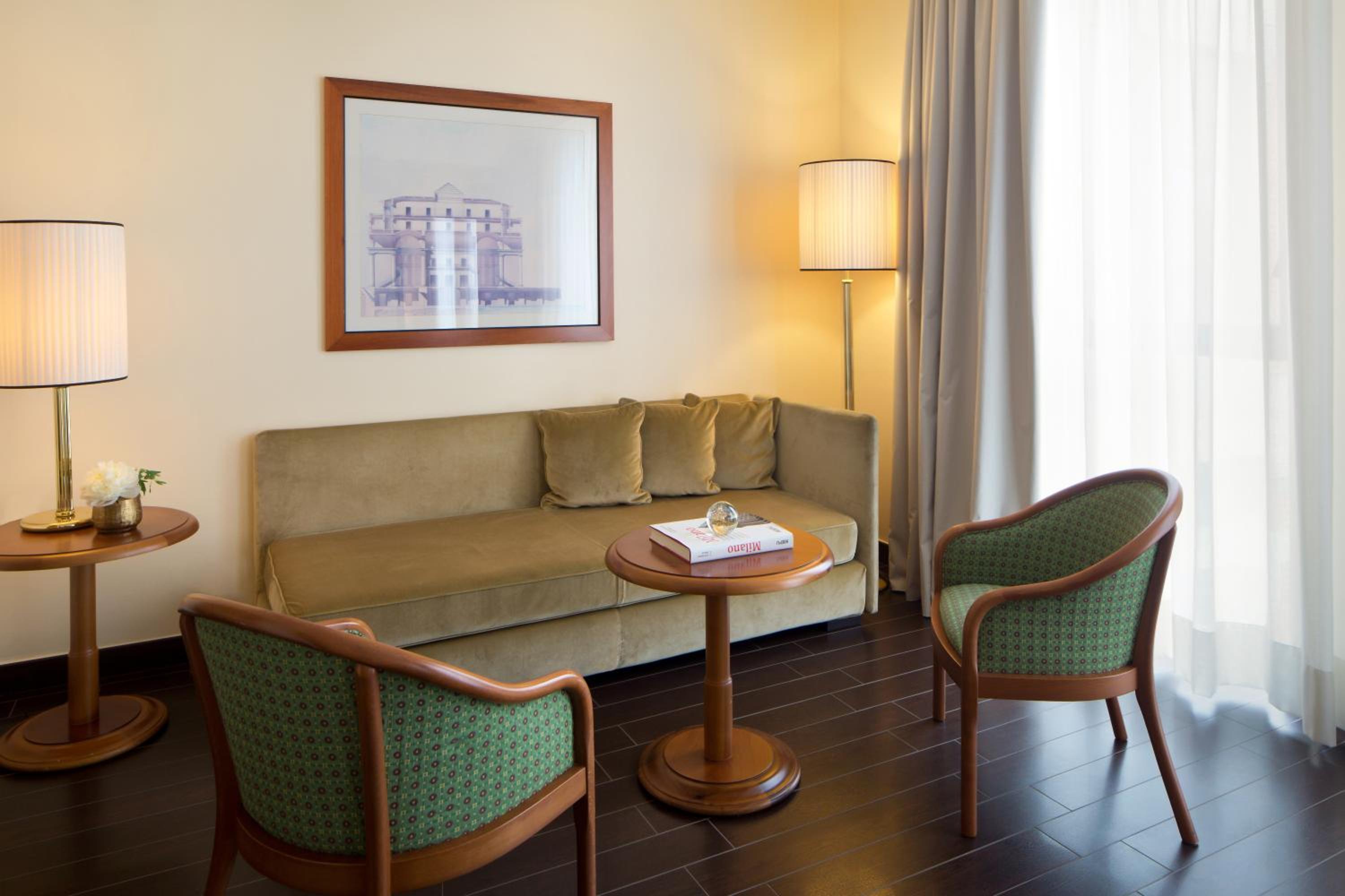 Suite - Photo 3