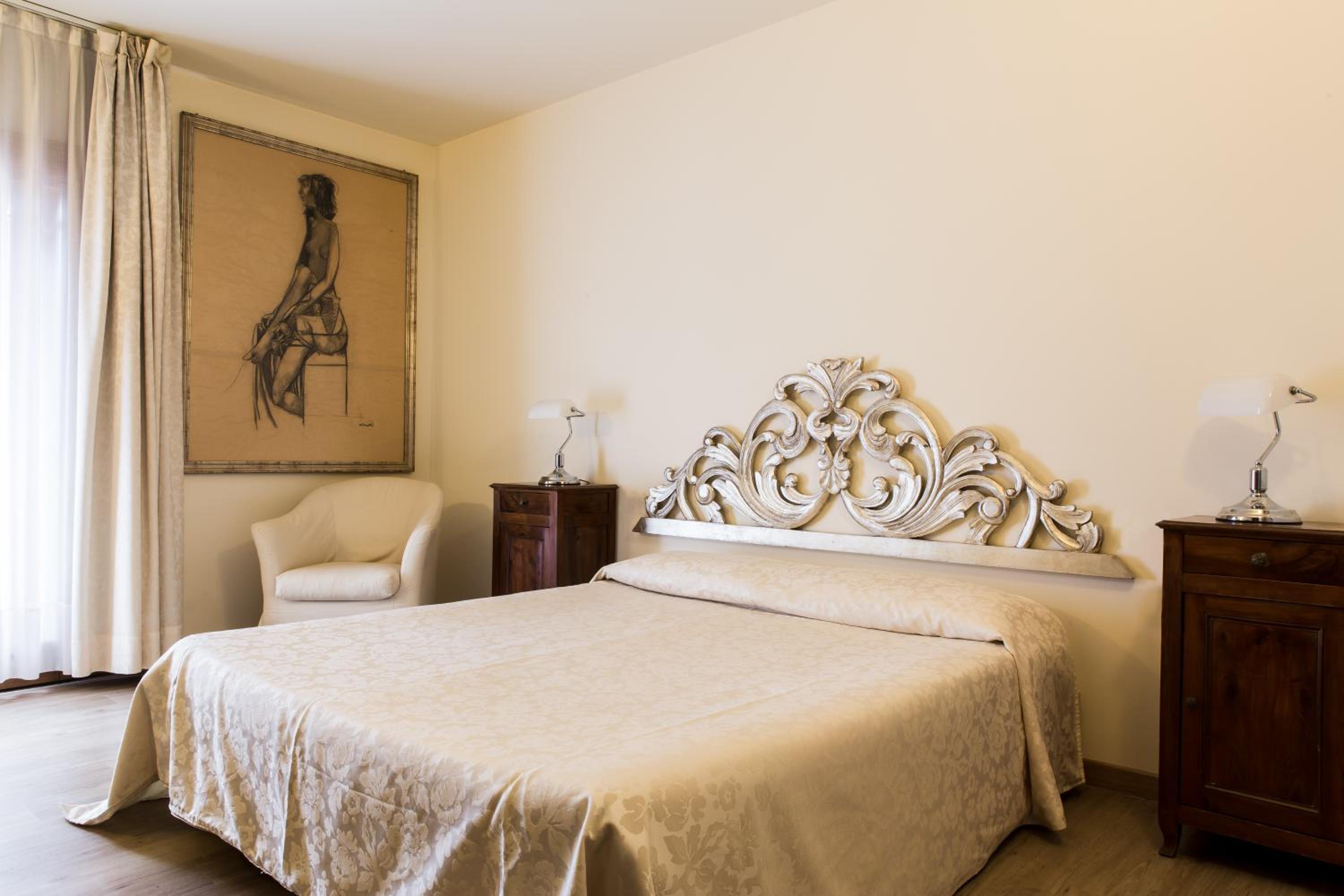 Double Room - Photo 5