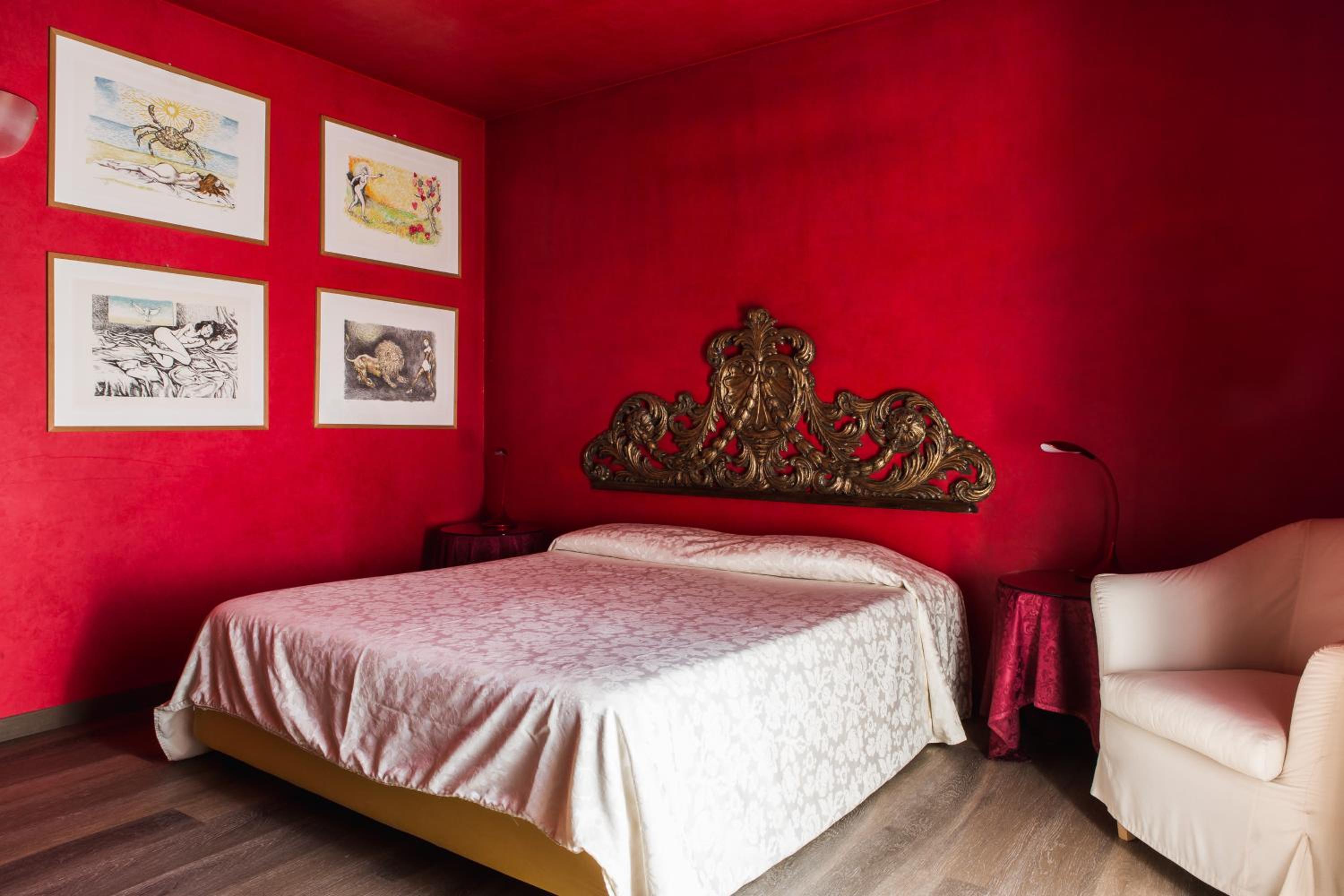 Double Room - Photo 3