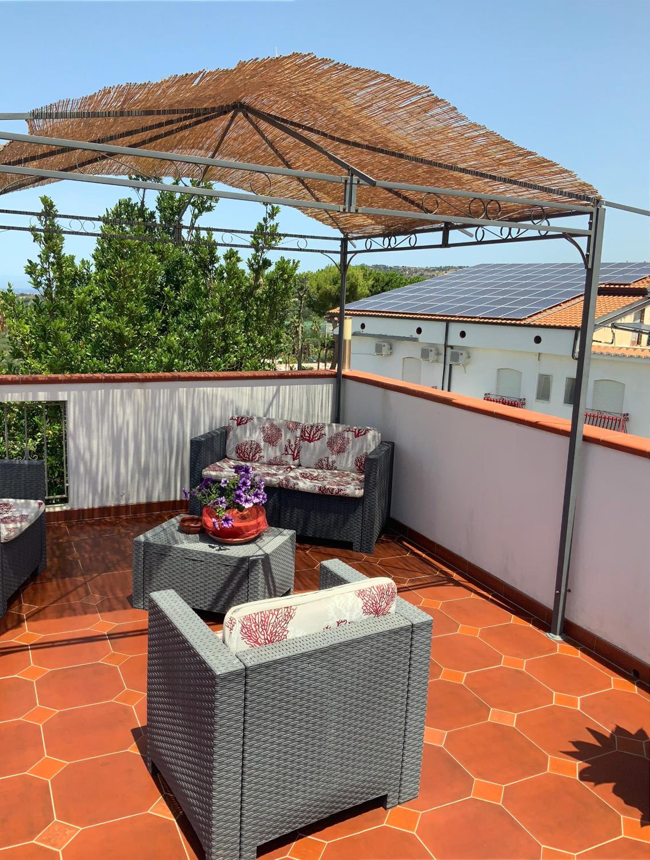 Apartment with Sea View - Photo 41