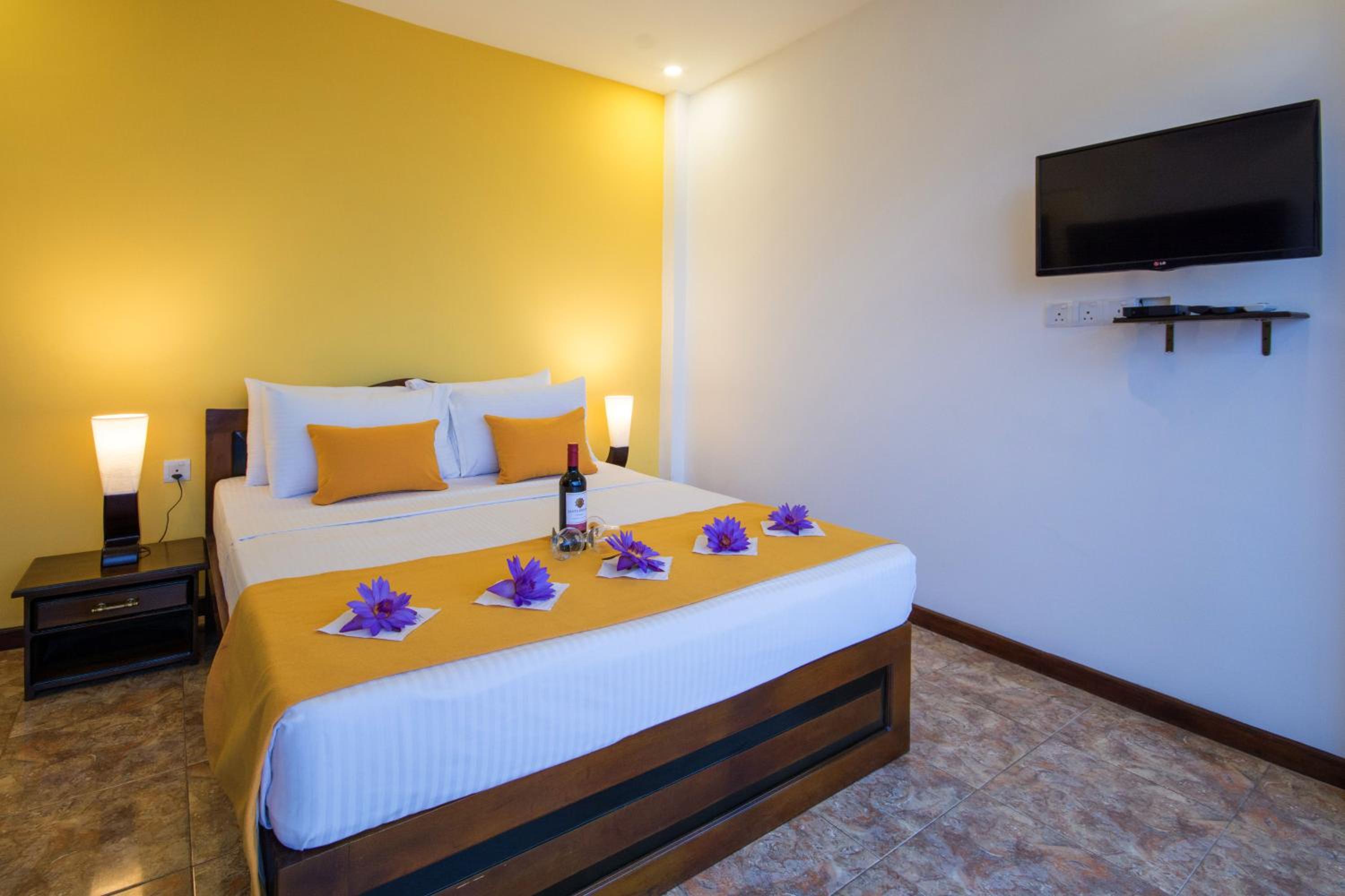 Deluxe Double Room with Balcony - River and Mountain View