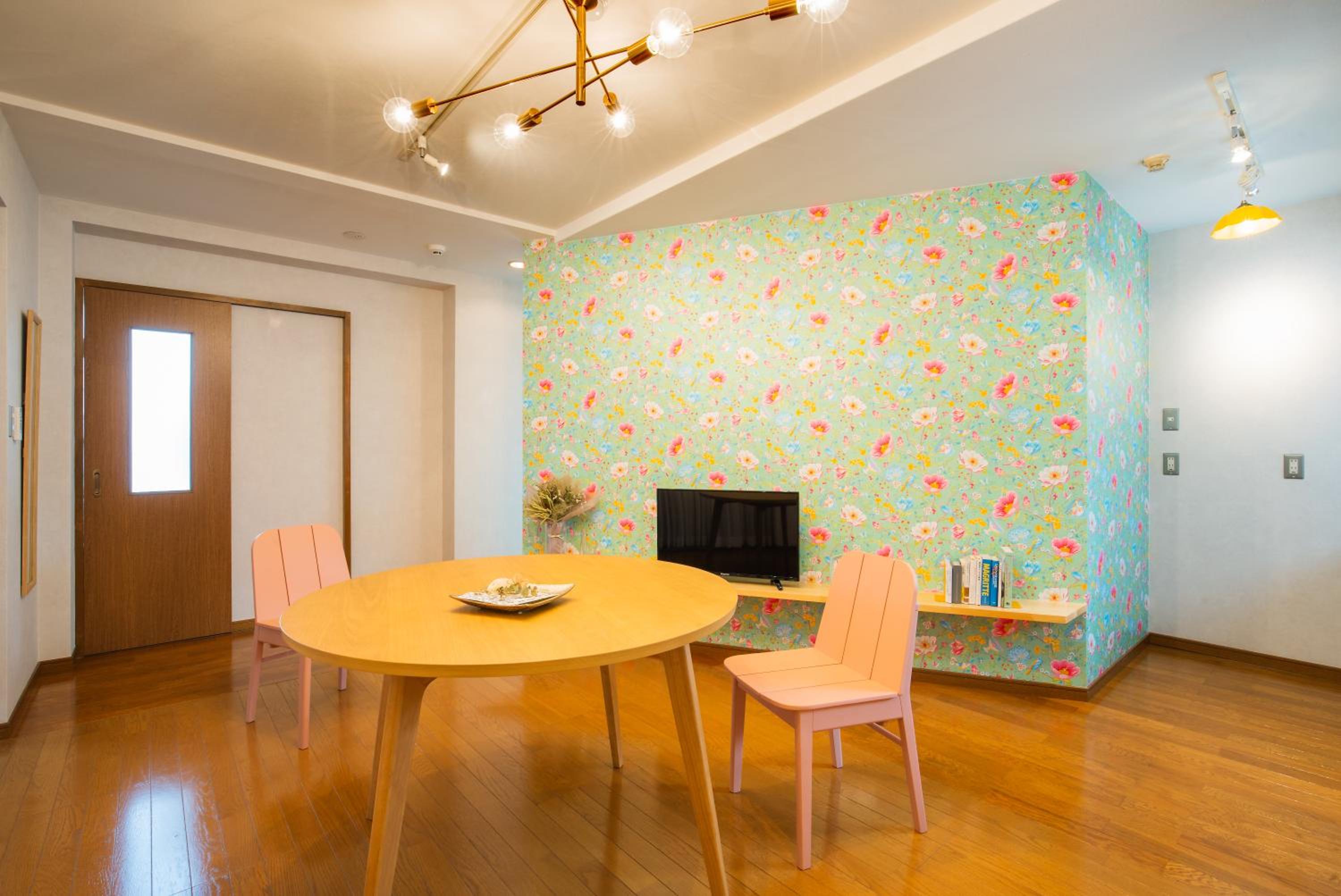 Superior Family Room photo 3