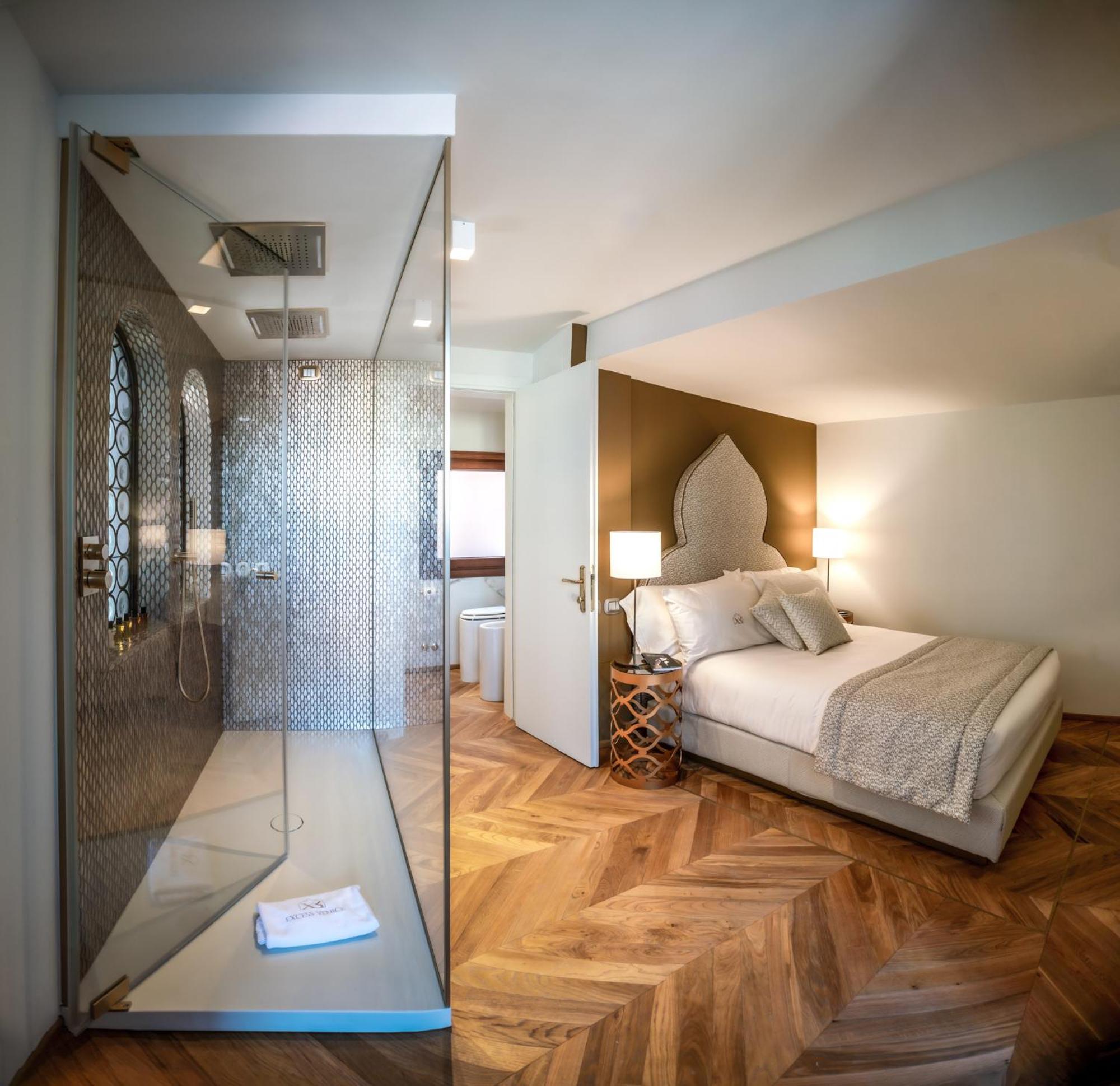 Junior Suite with Garden View