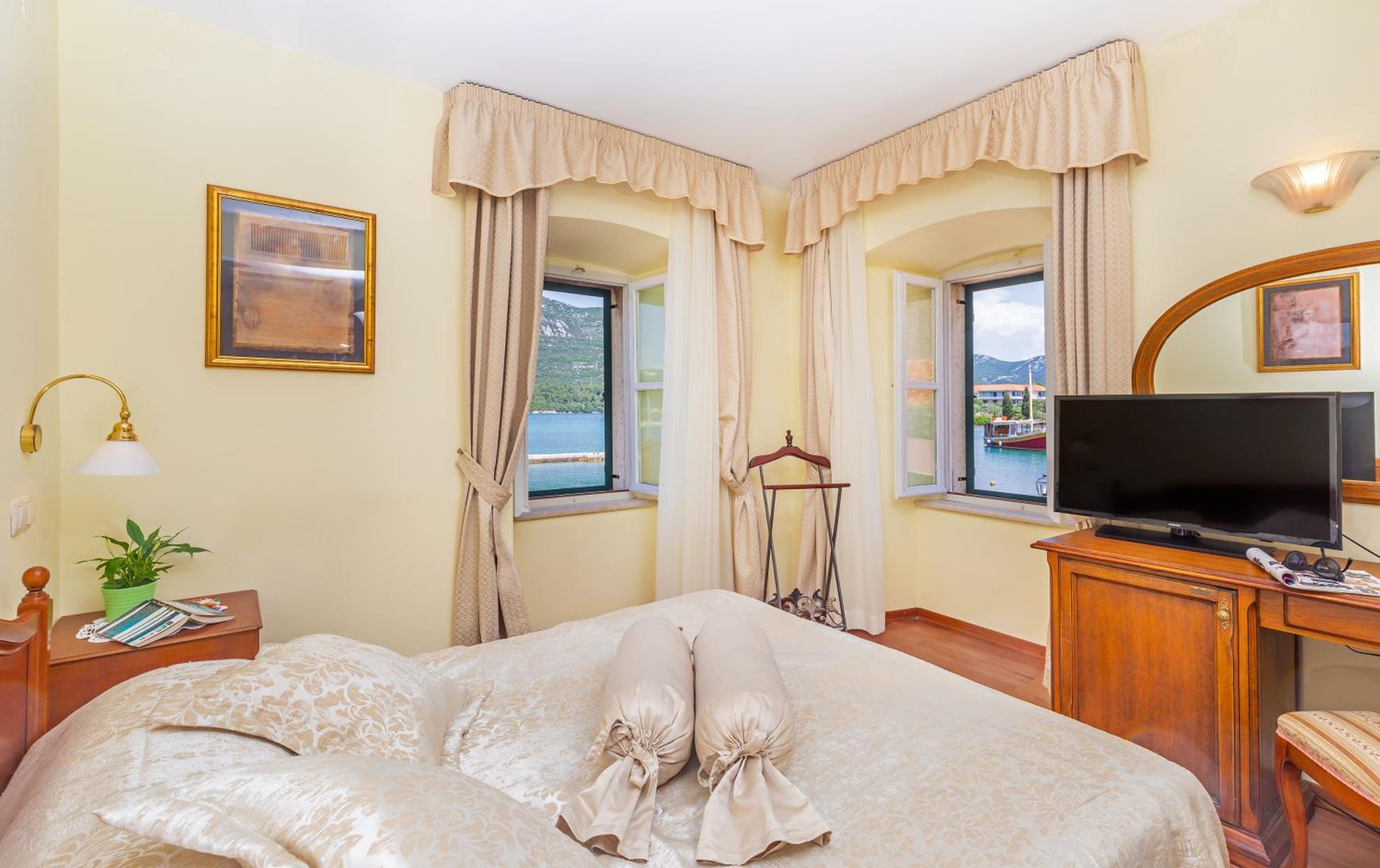 Economy Double Room photo 2