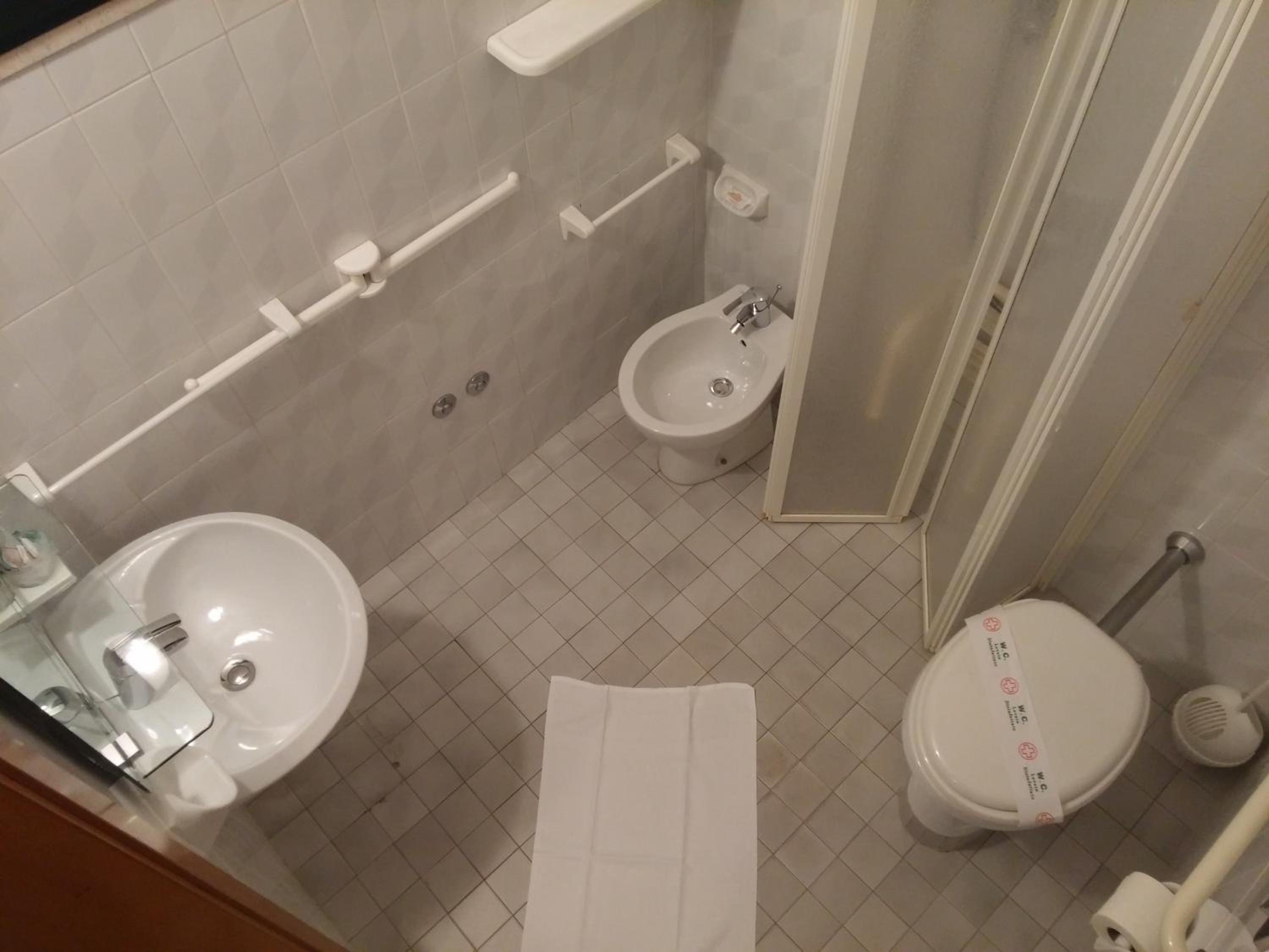 Standard Quadruple Room - Photo 6