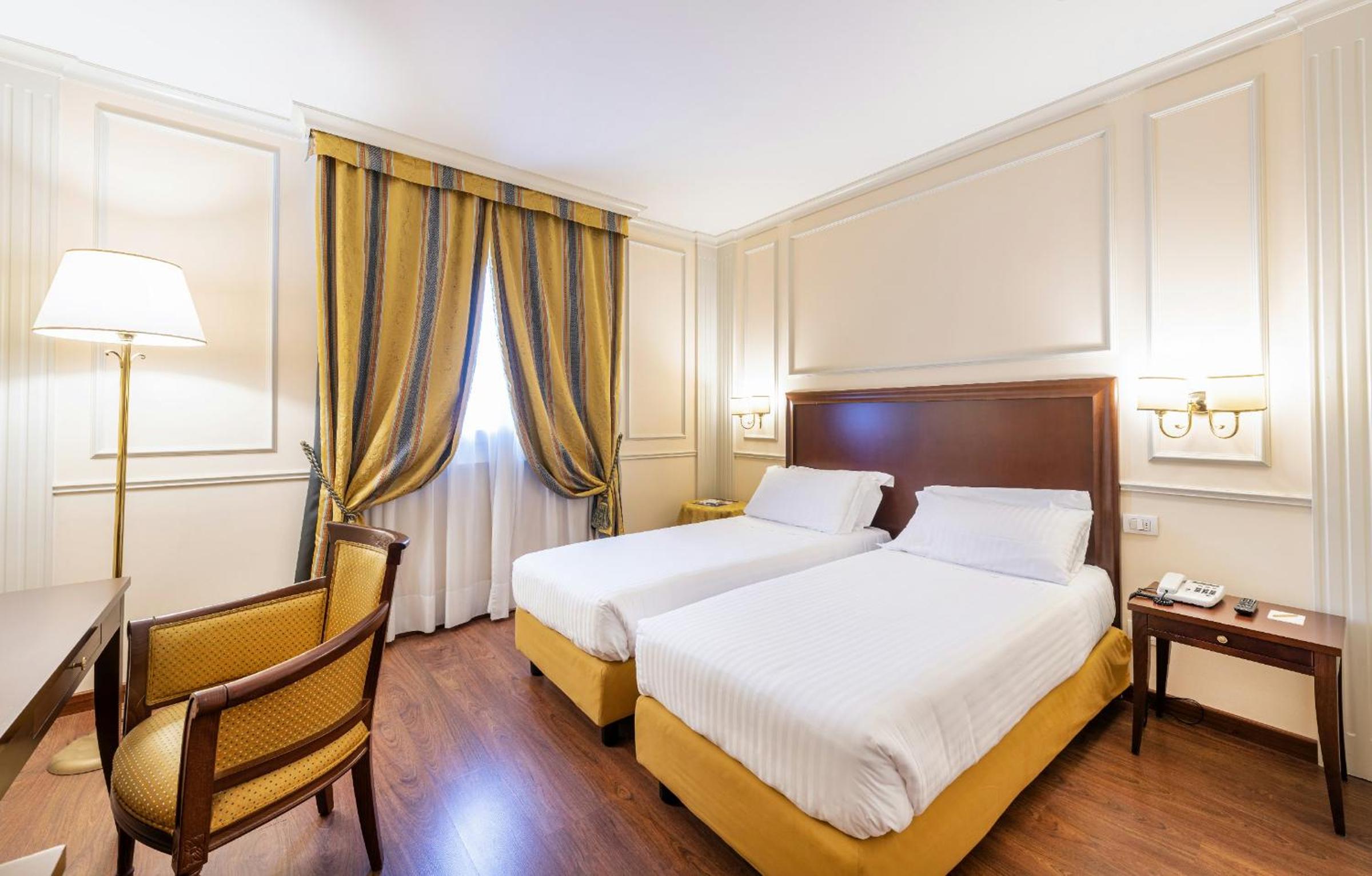 Classic Twin Room - Non-Smoking - Photo 6