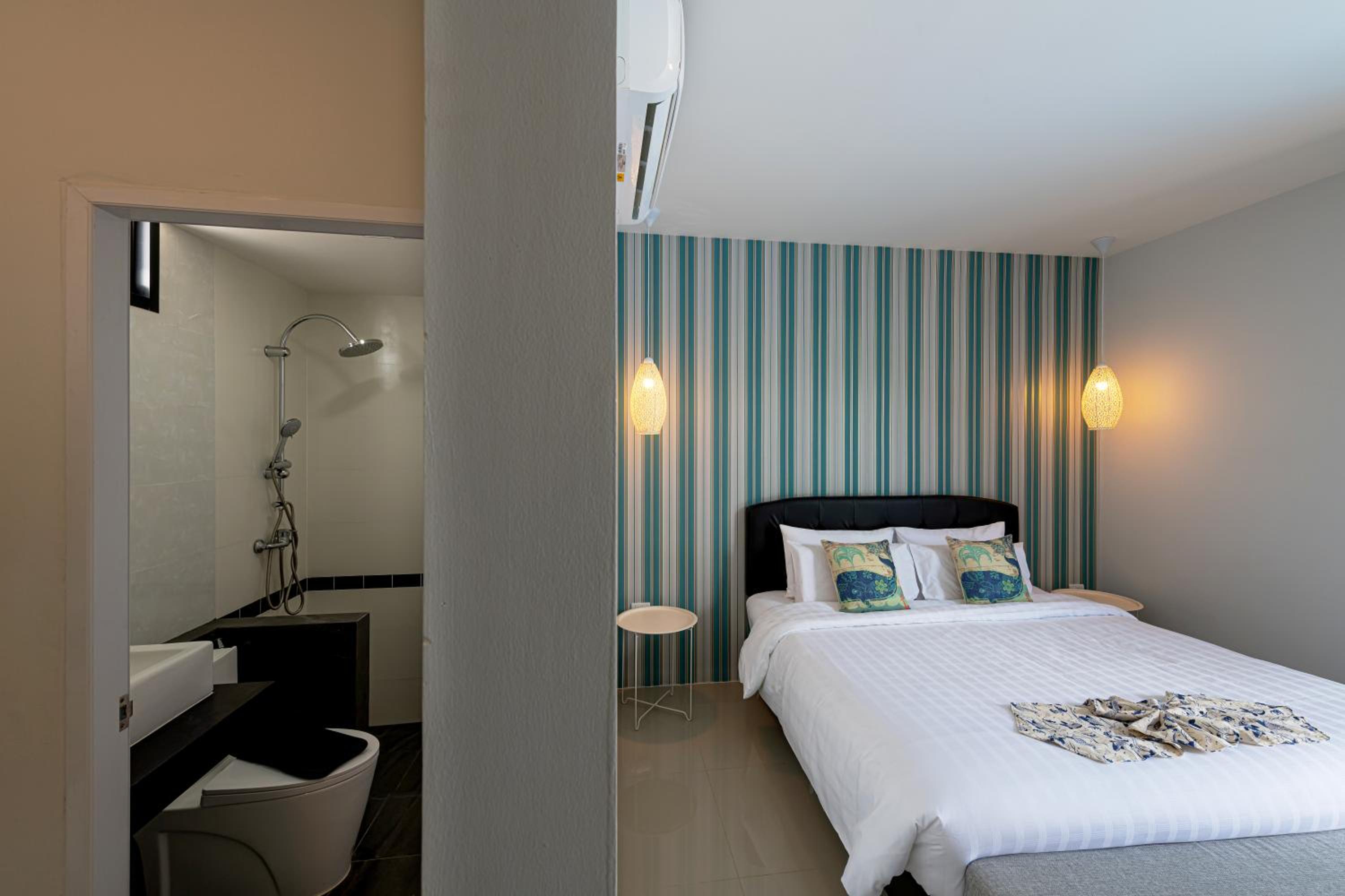 Ten - Bedroom  Villa photo 2