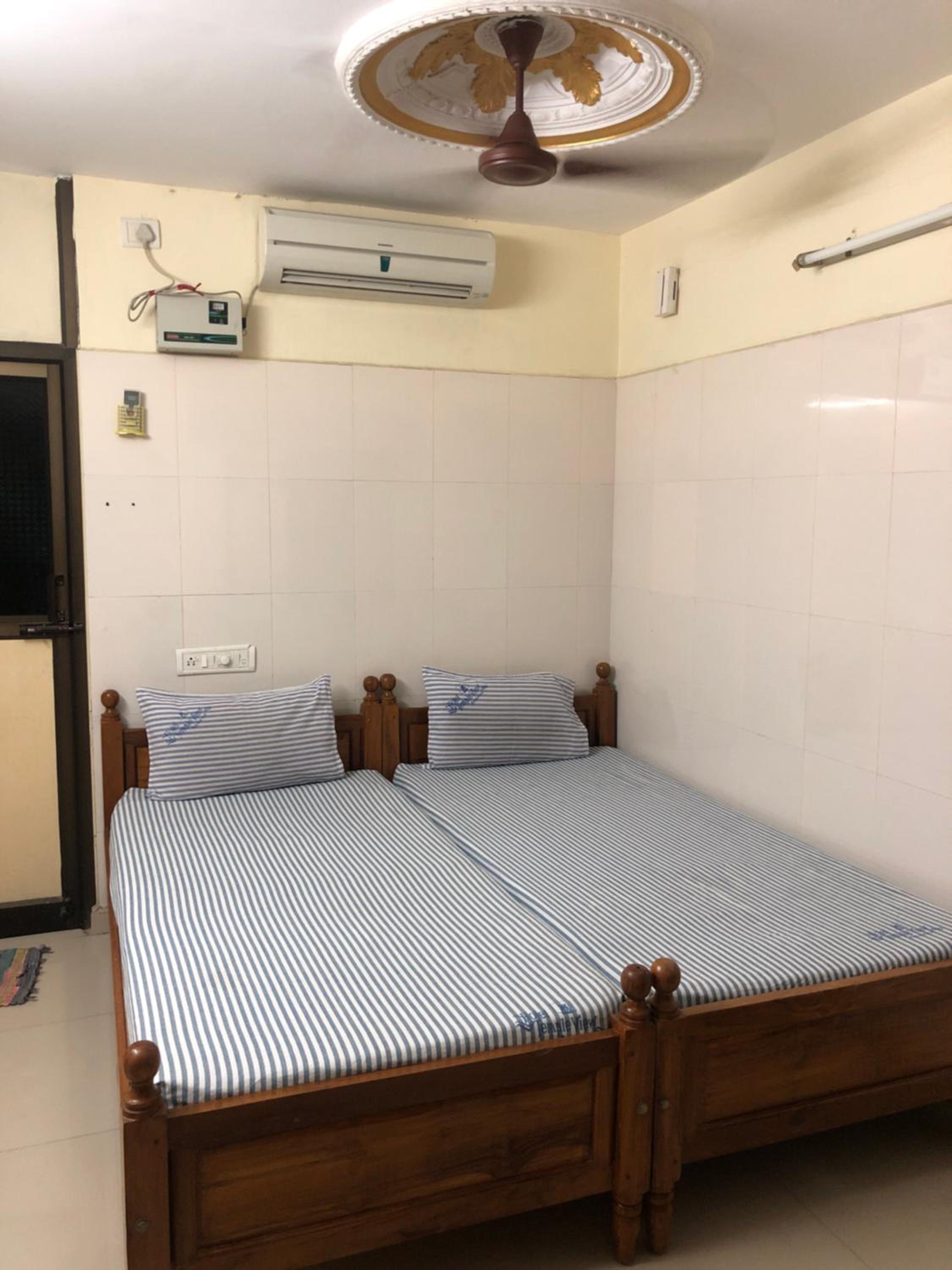 Deluxe Twin Room with A/C - Photo 5