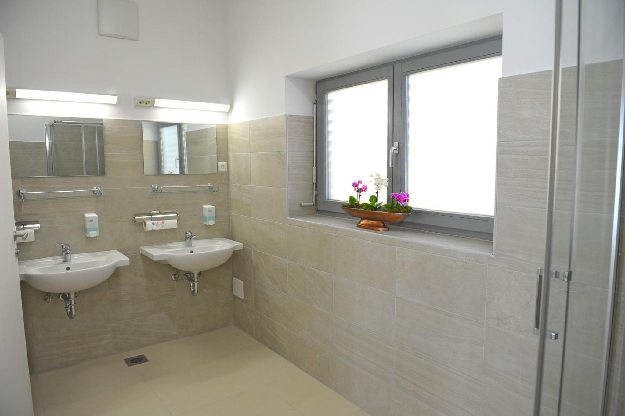 Double Room with Shared Bathroom photo 3