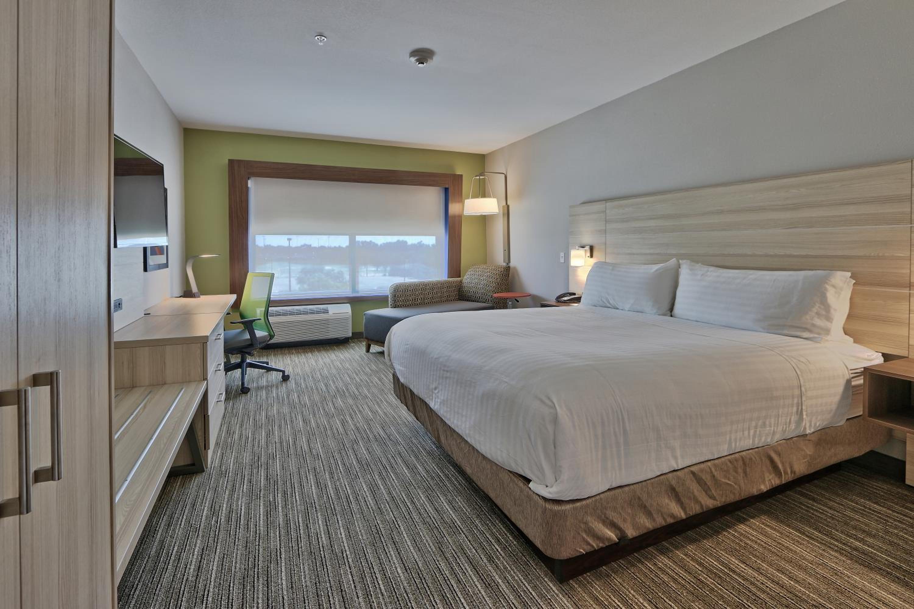 King Room - Hearing Accessible/Non-Smoking