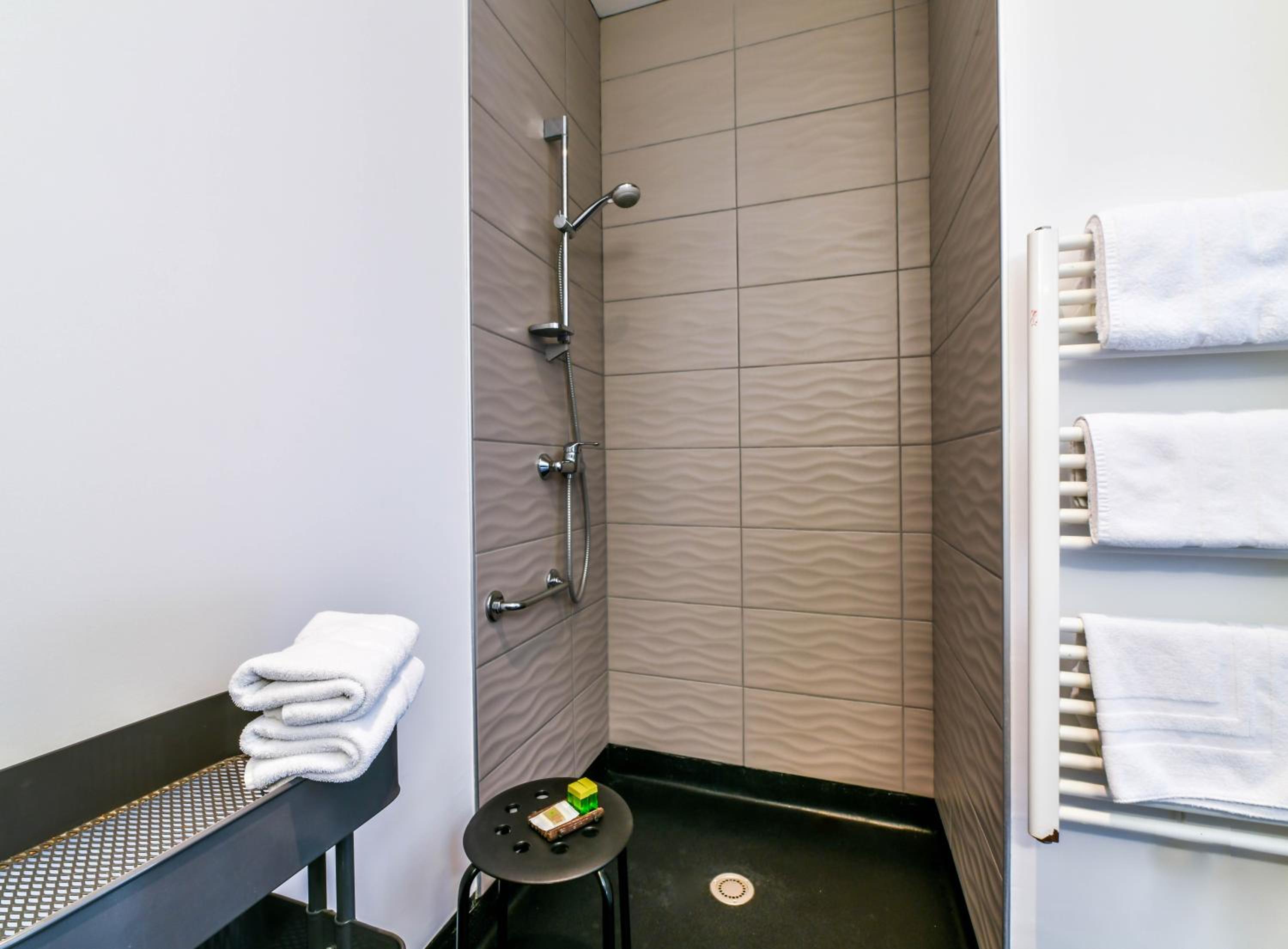 Double Room - Photo 16
