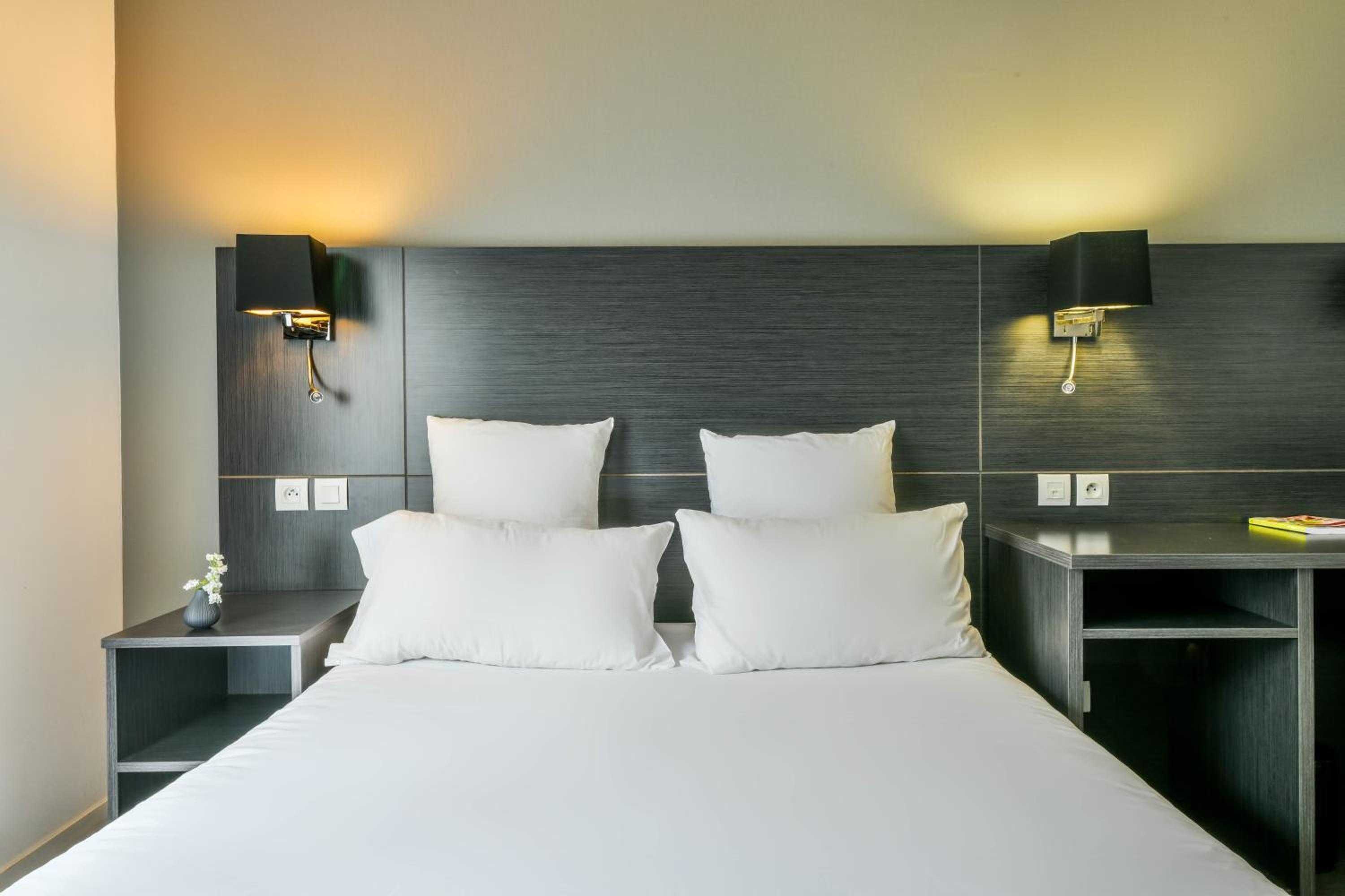 Double Room - Photo 14