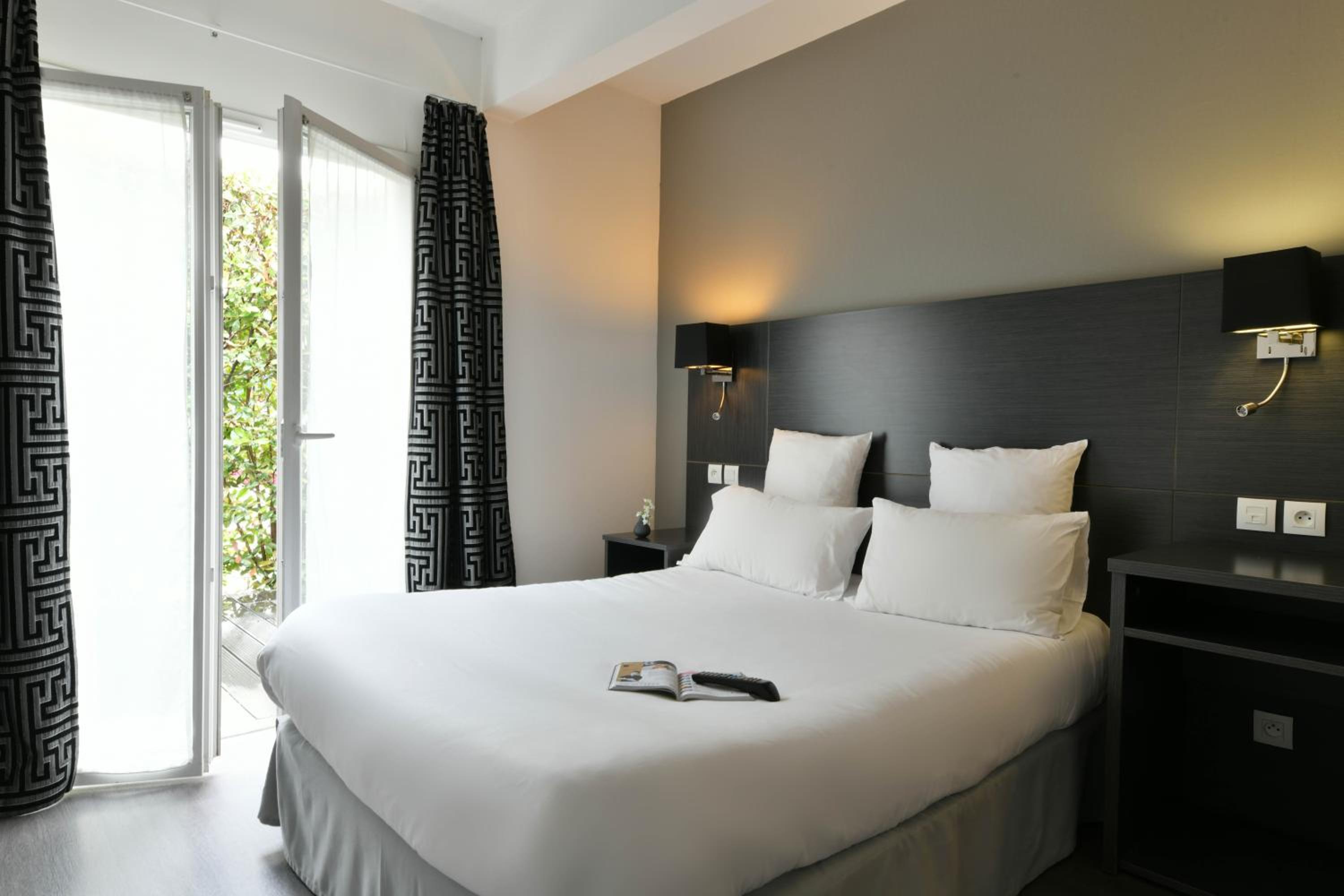 Double Room - Photo 13