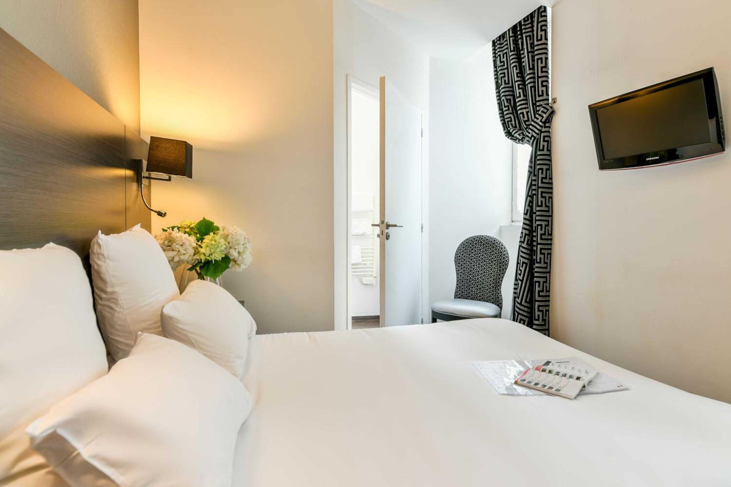 Double Room - Photo 9