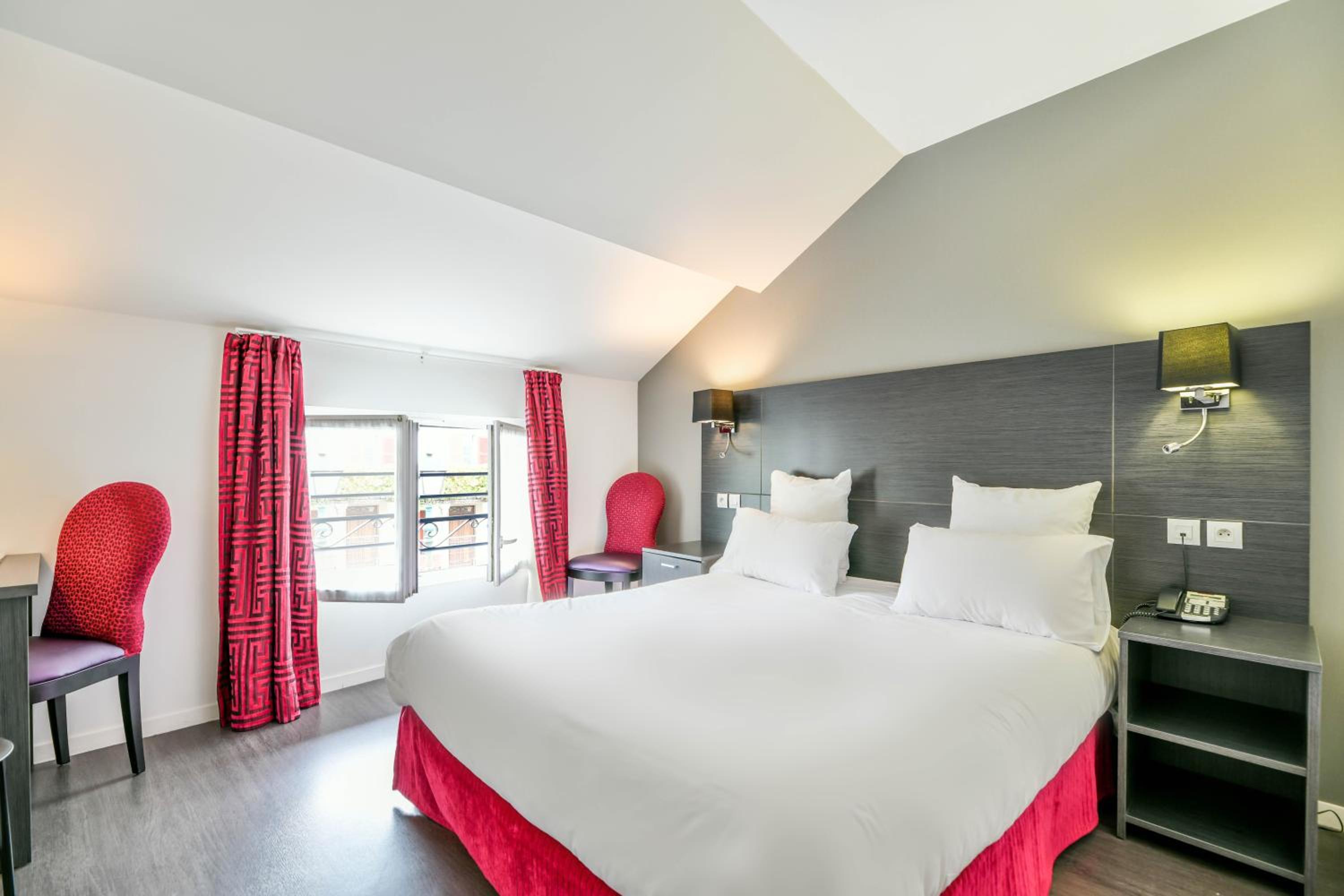 Double Room - Photo 7