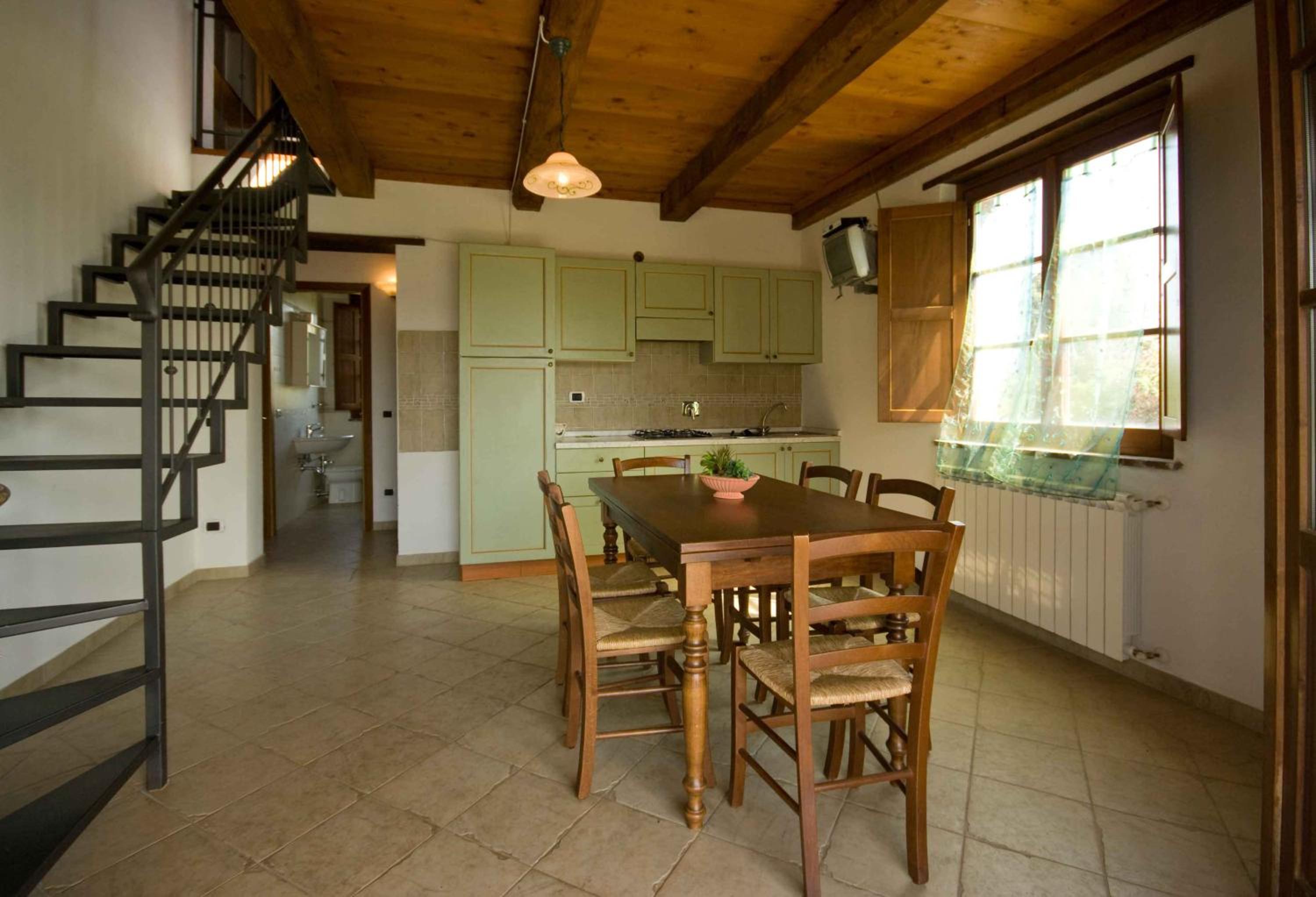 Two-Bedroom Apartment - Split Level photo 3