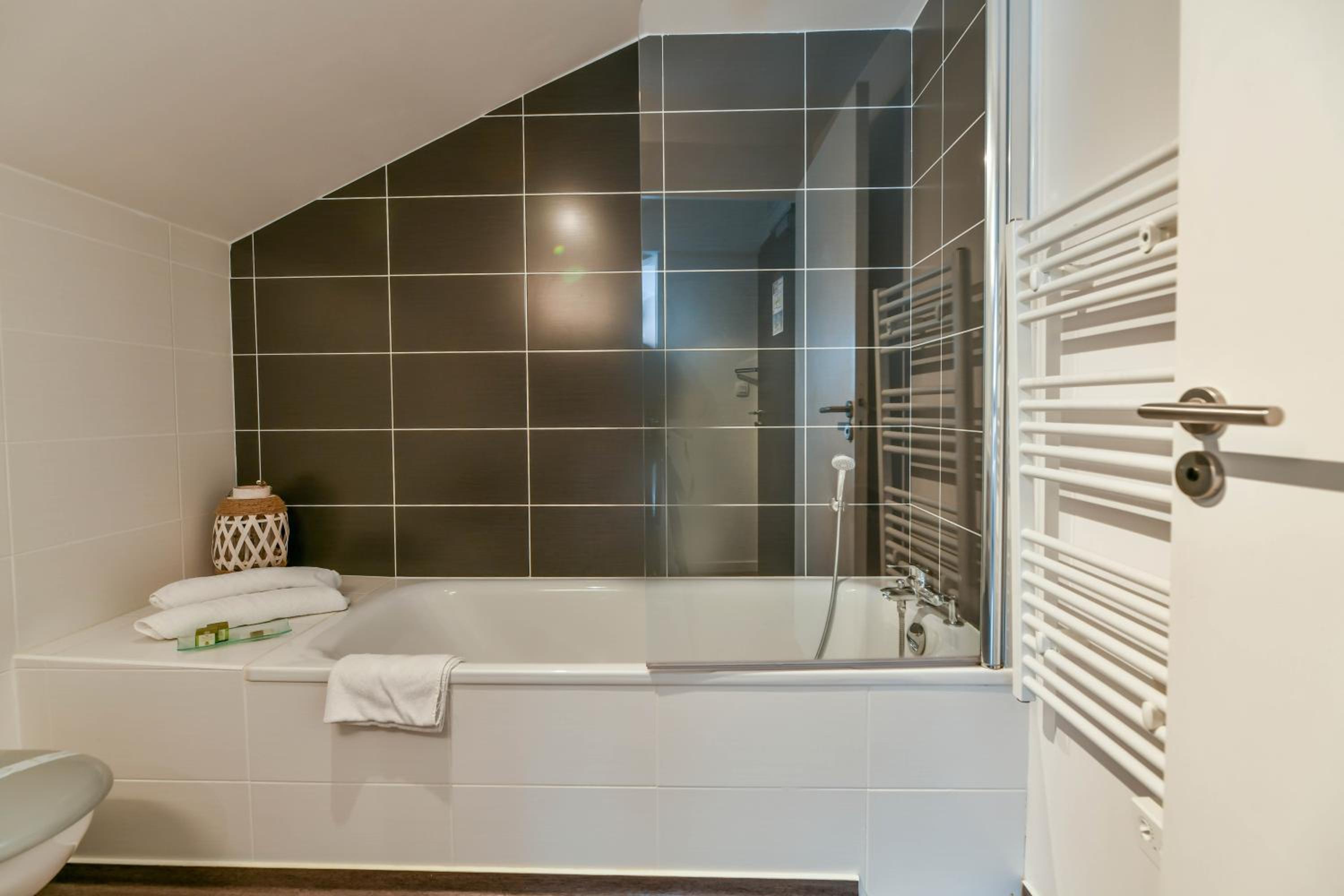 Double Room - Photo 6