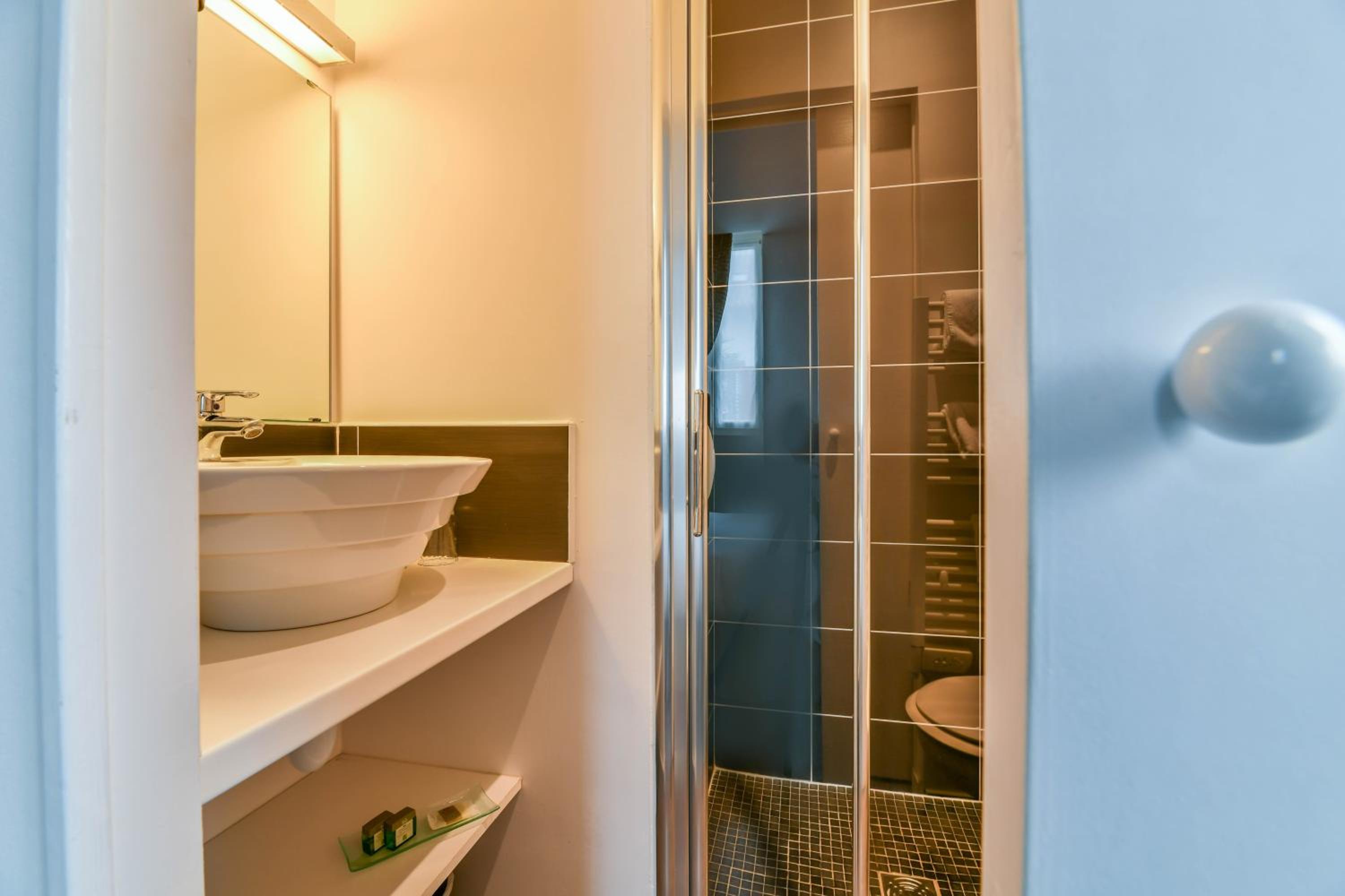Double Room with Patio - Photo 2