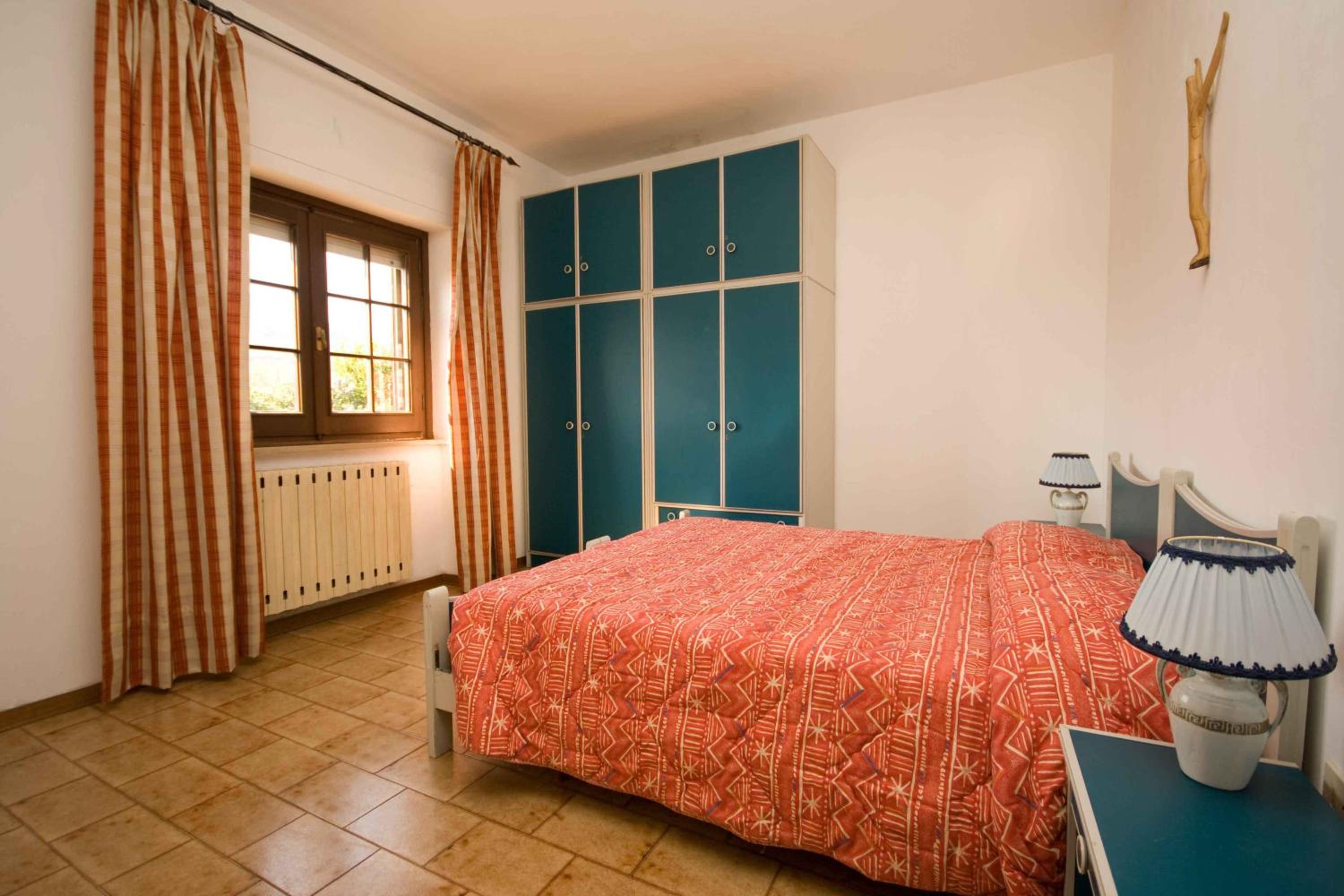 Three-Bedroom House photo 3