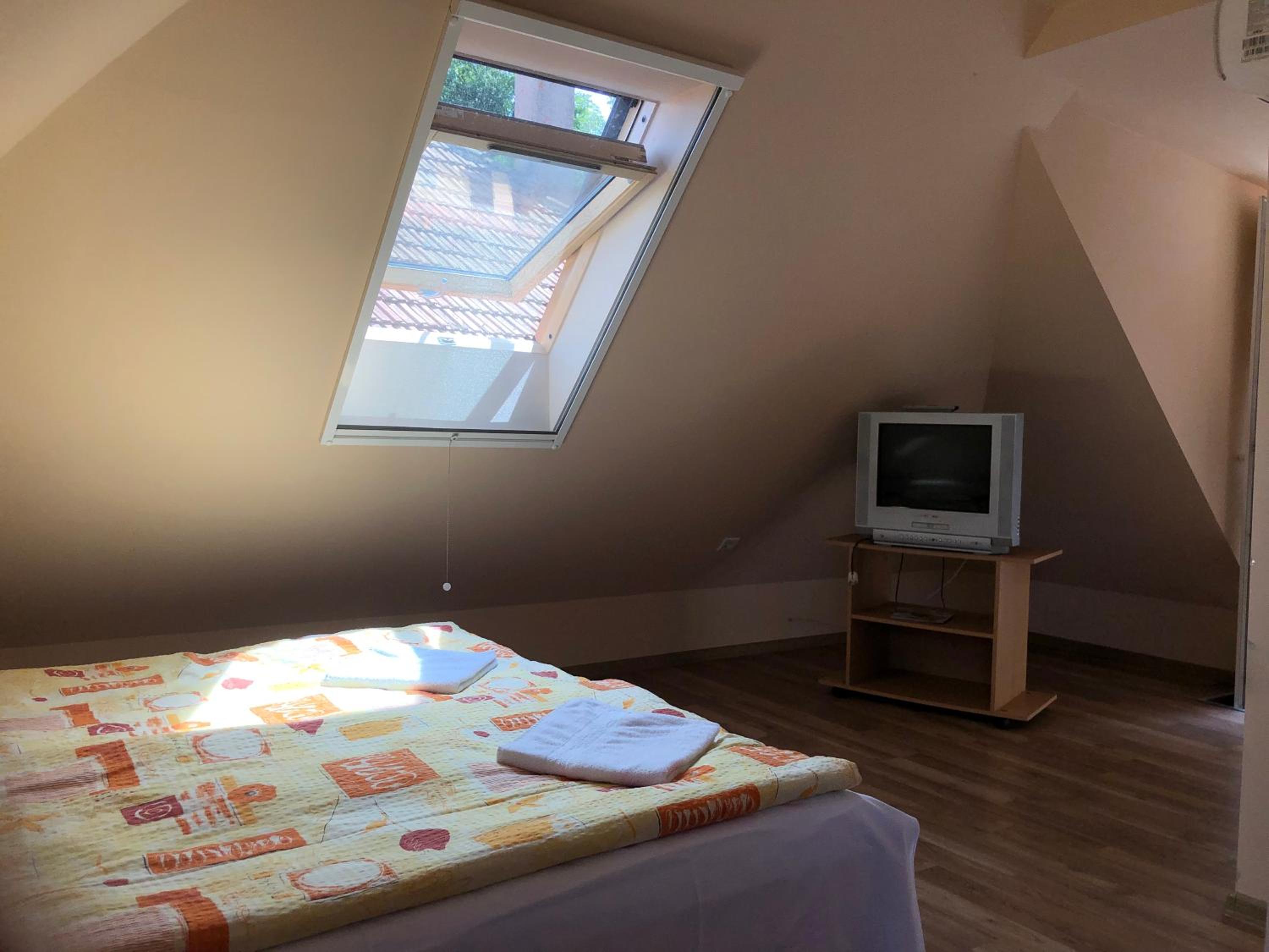 Double Room with Extra Bed photo 3