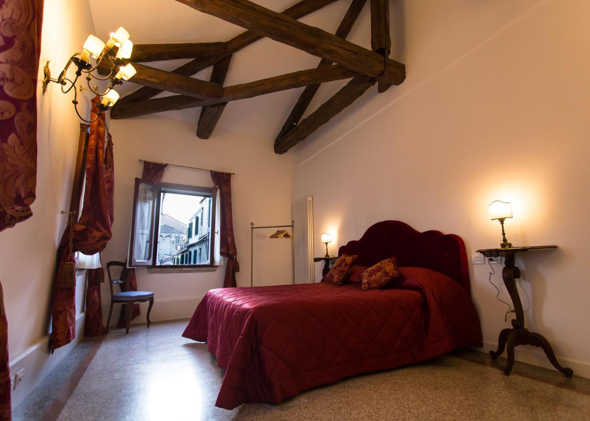 Apartment - Split Level photo 2