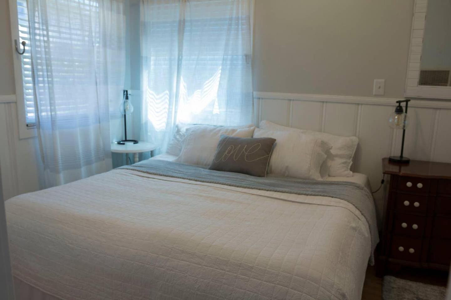 One-Bedroom House photo 1