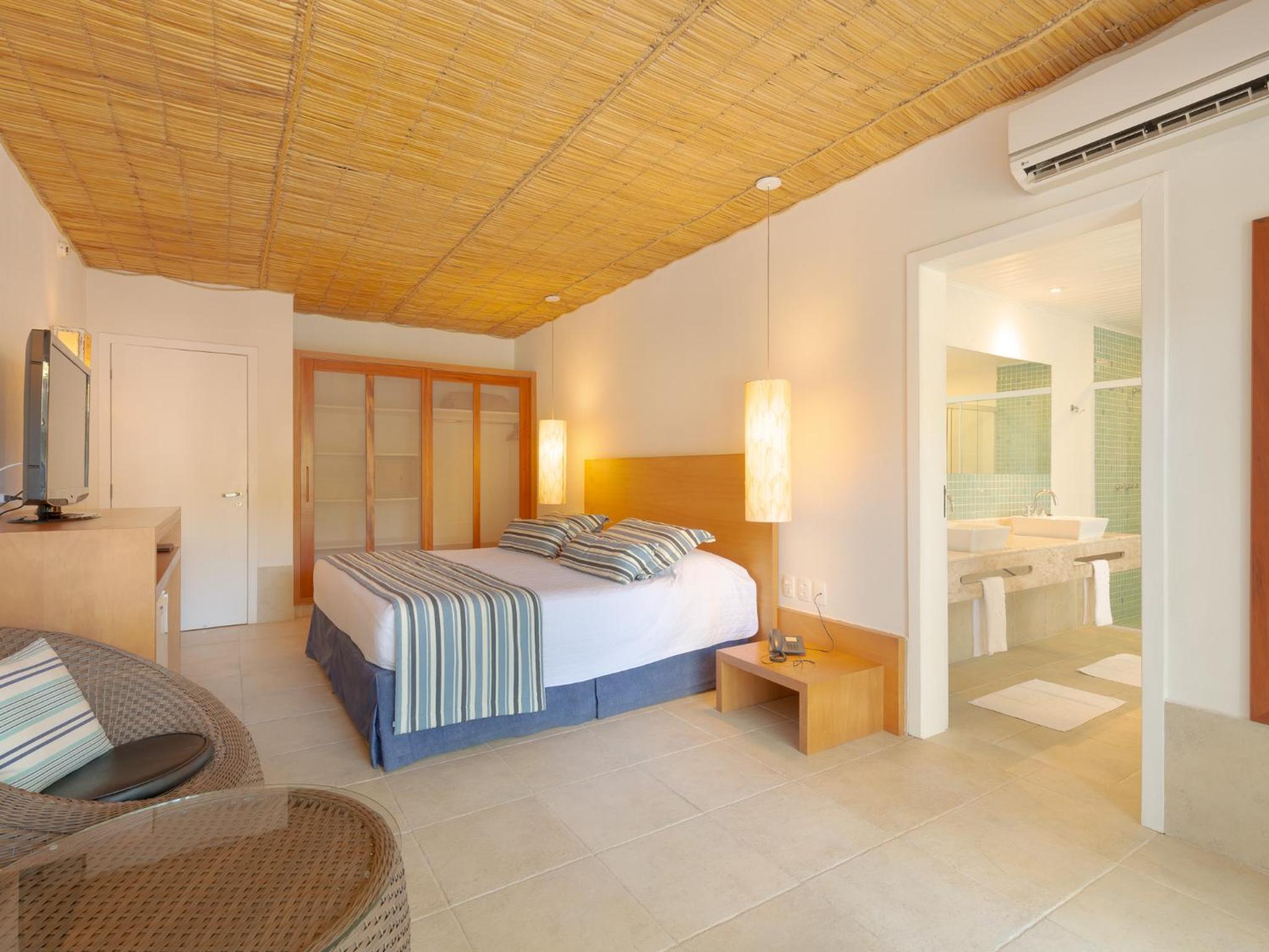 Deluxe Suite with Spa Bath