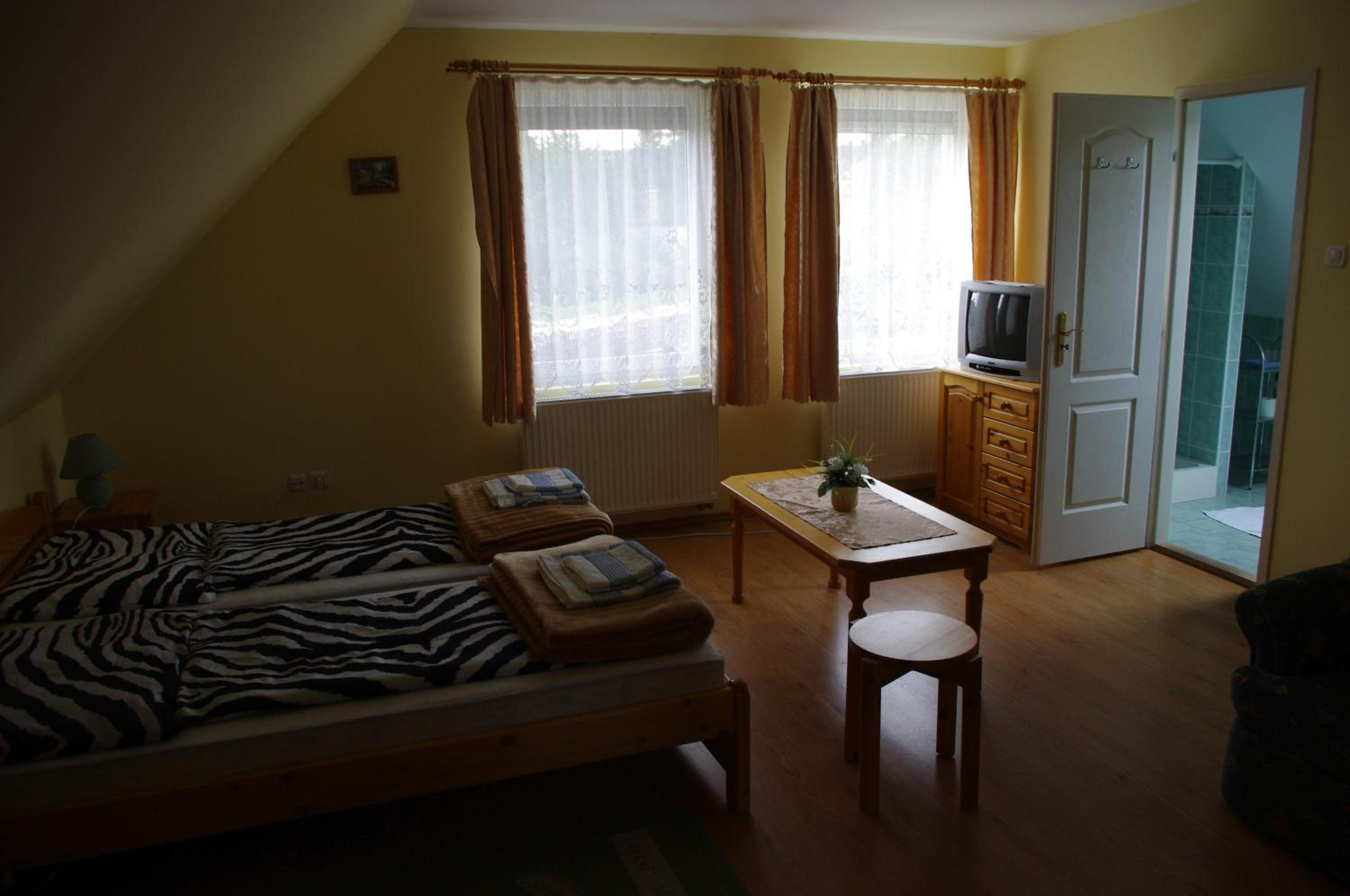 Family Room (2 Adults + 2 Children) photo 1