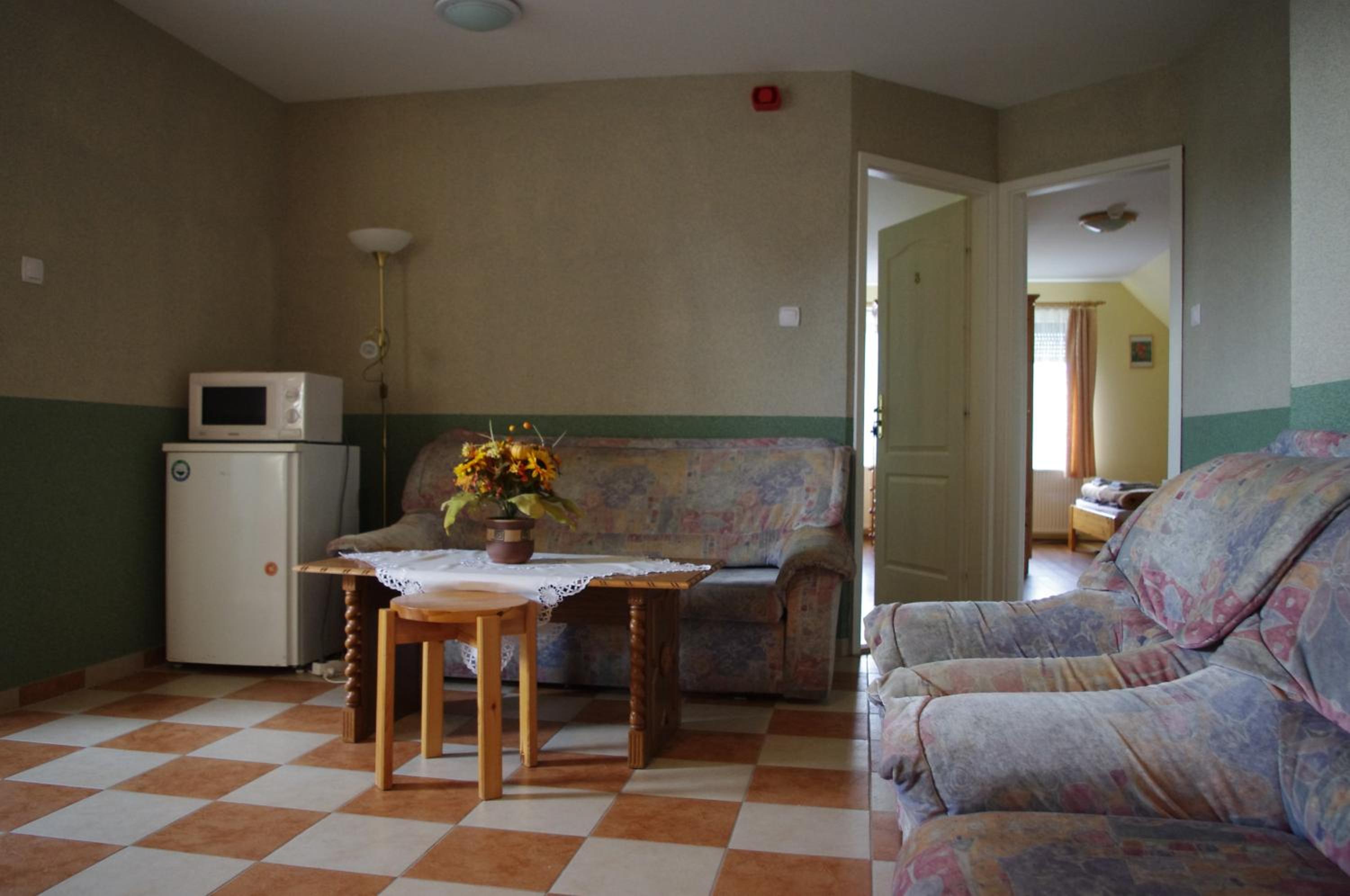 Family Room (2 Adults + 2 Children) photo 2