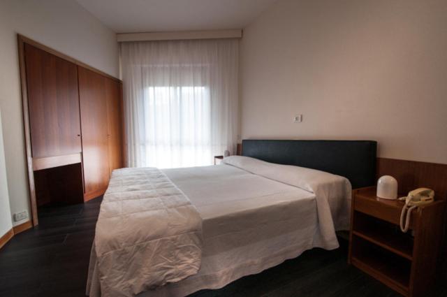 Standard Double Room with Balcony - Photo 3