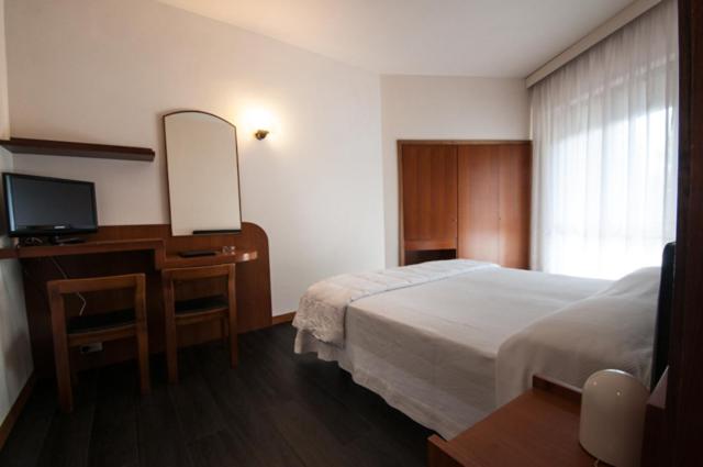 Standard Double Room with Balcony - Photo 1