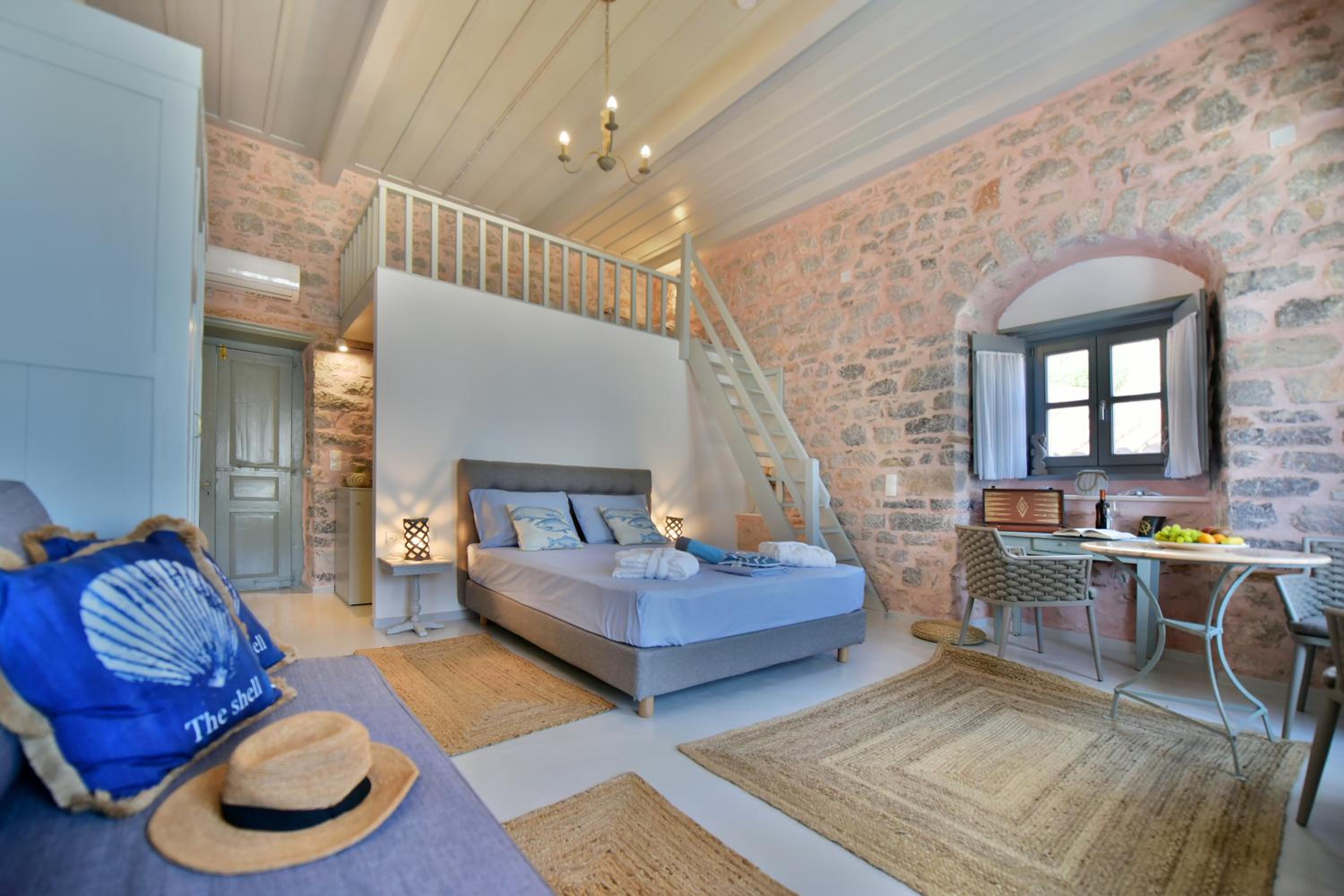 One-Bedroom House - Photo 20
