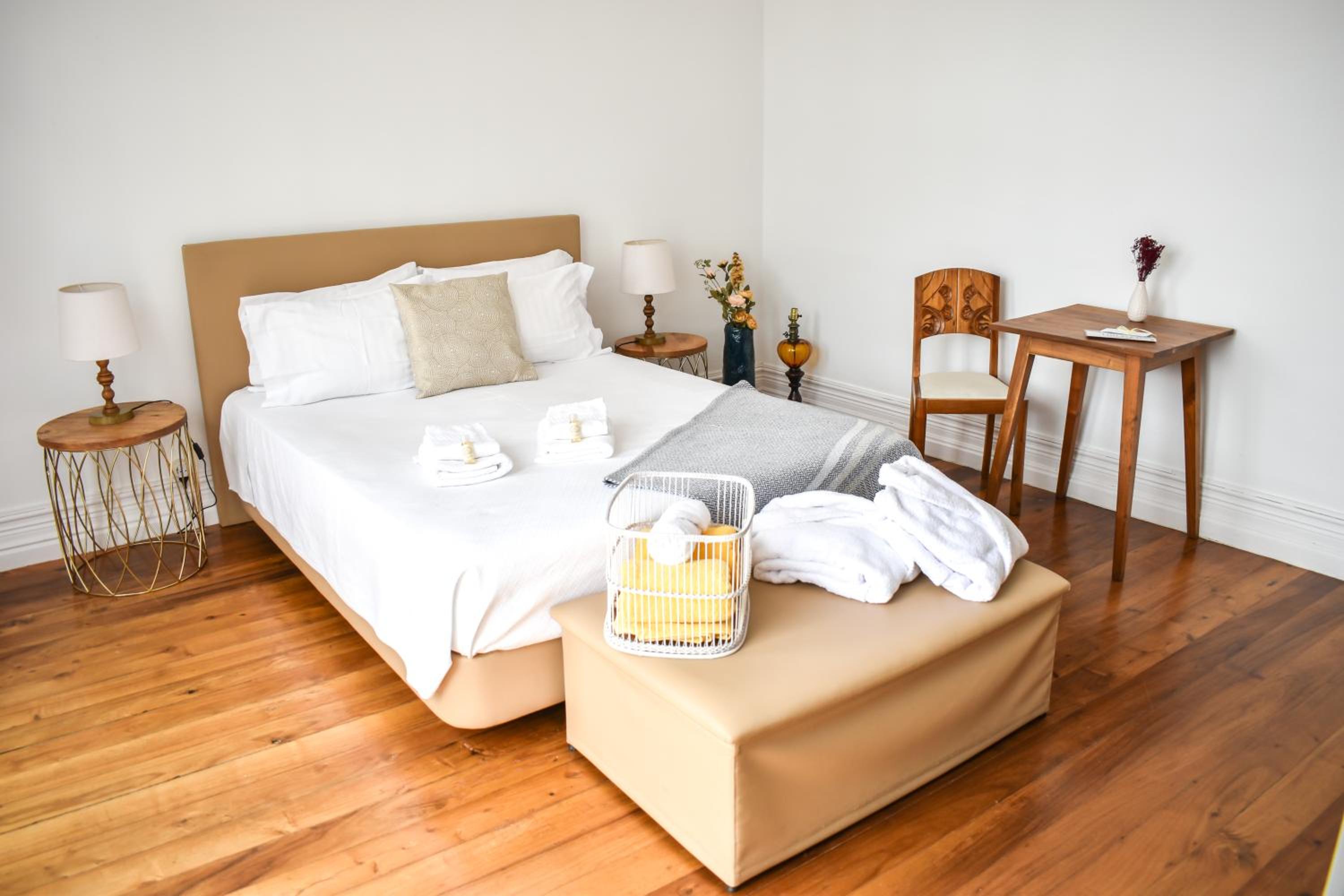 Double Room with Balcony and Shared Bathroom photo 1