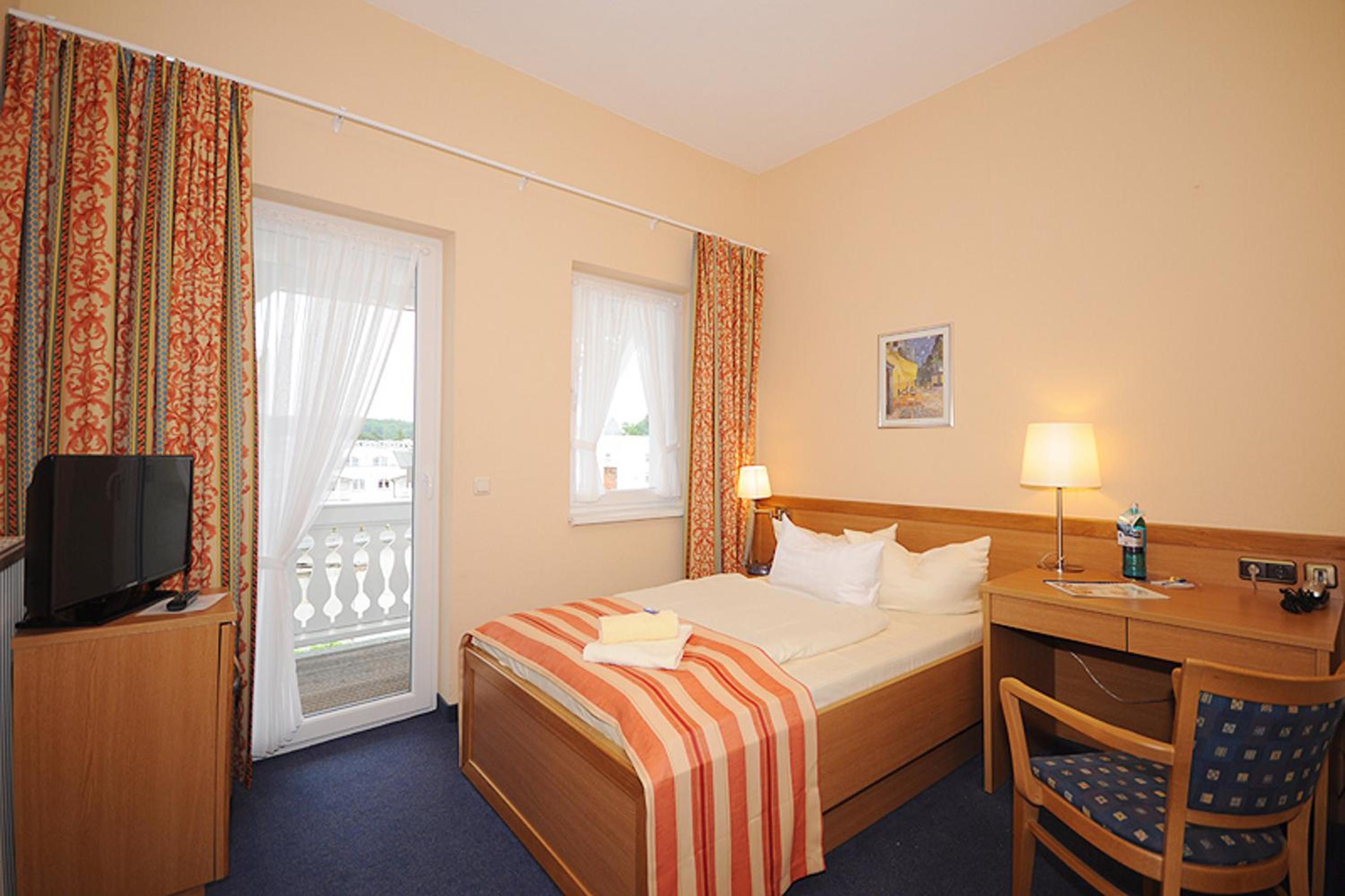 Single Room with Balcony photo 2