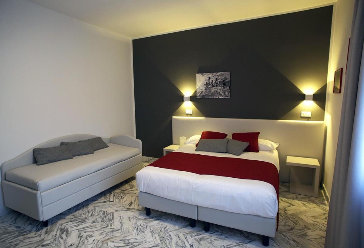 Triple Room - Photo 1