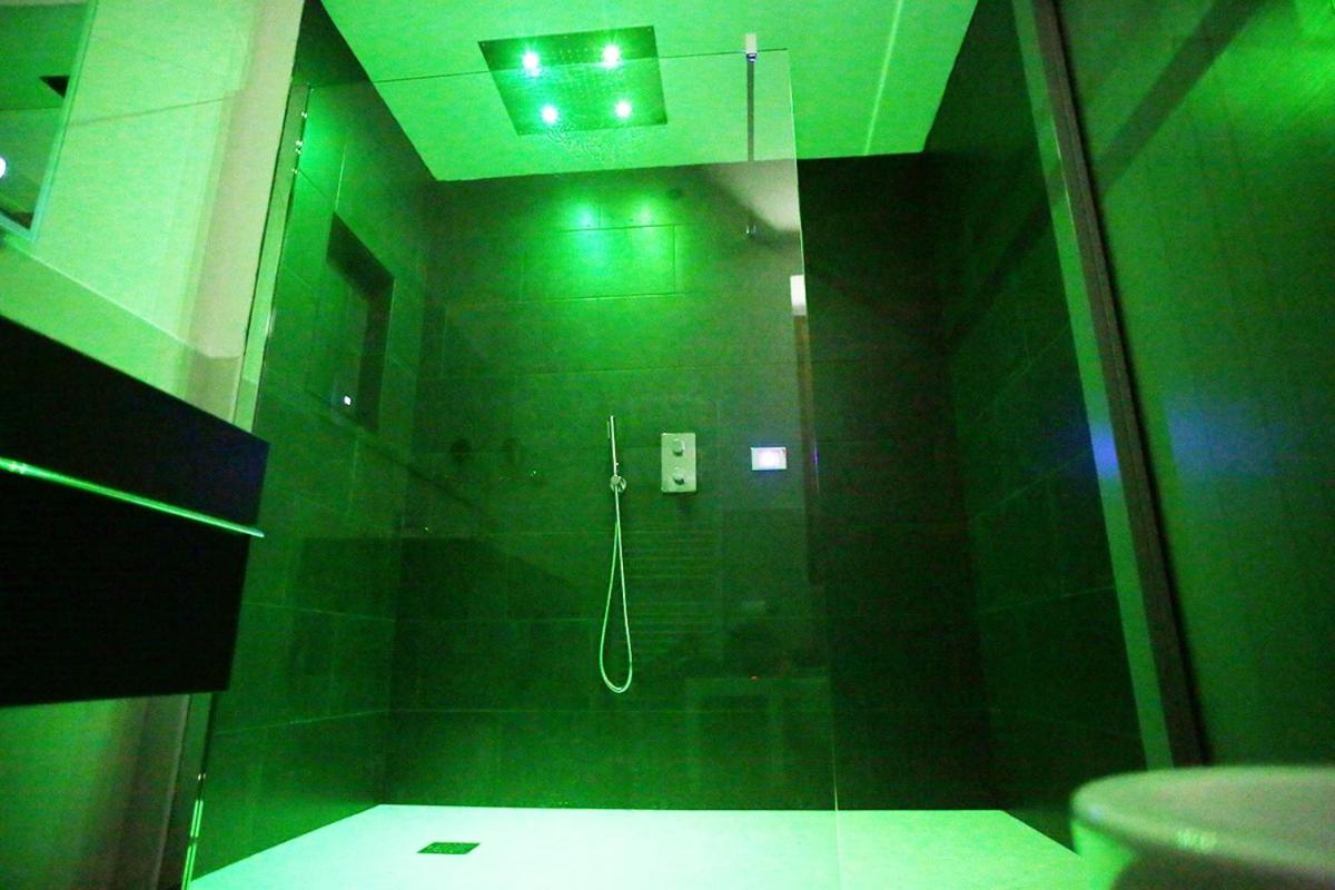 Deluxe Double Room - Photo 8
