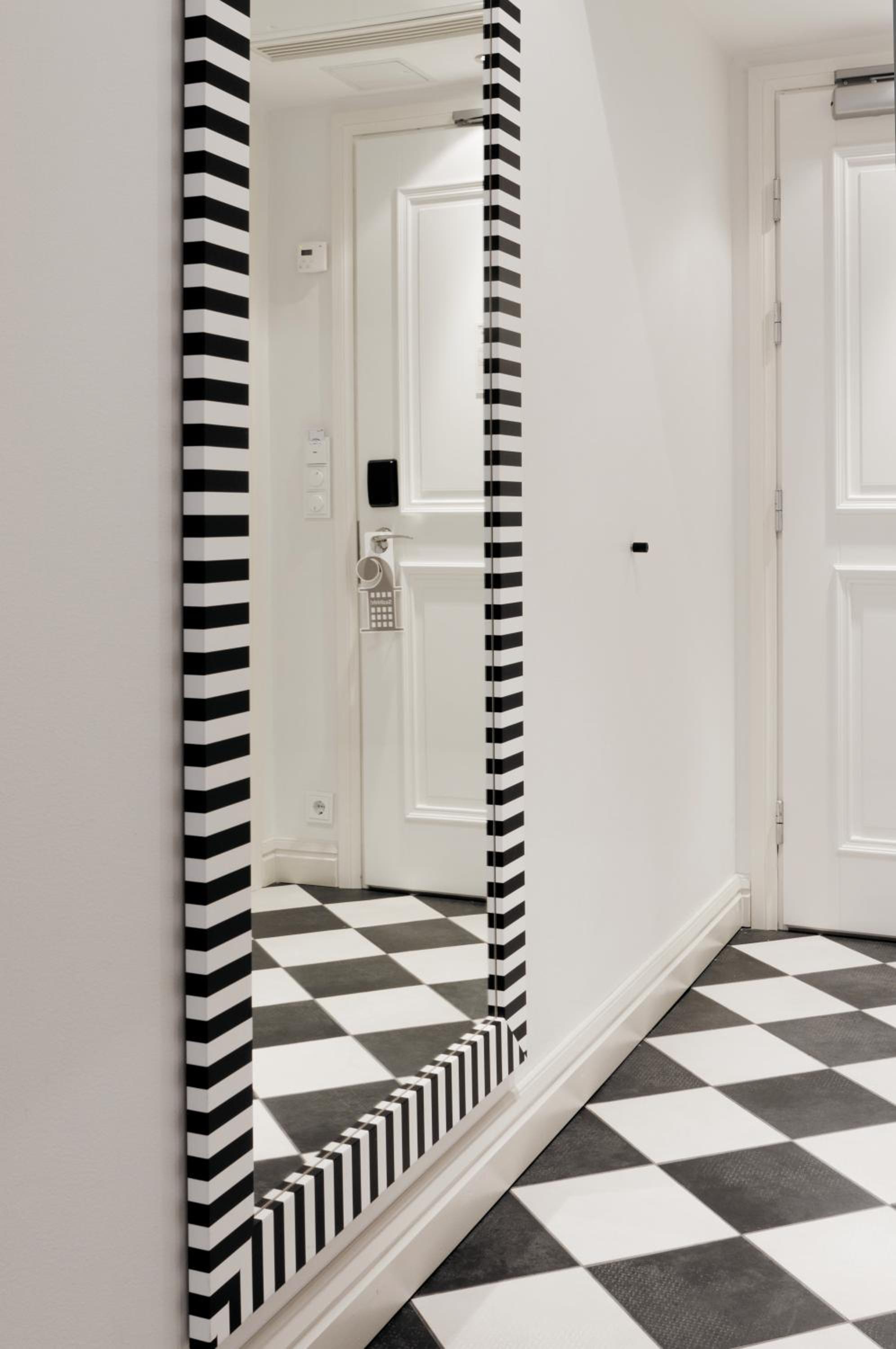 Lux Double or Twin Room - Photo 8