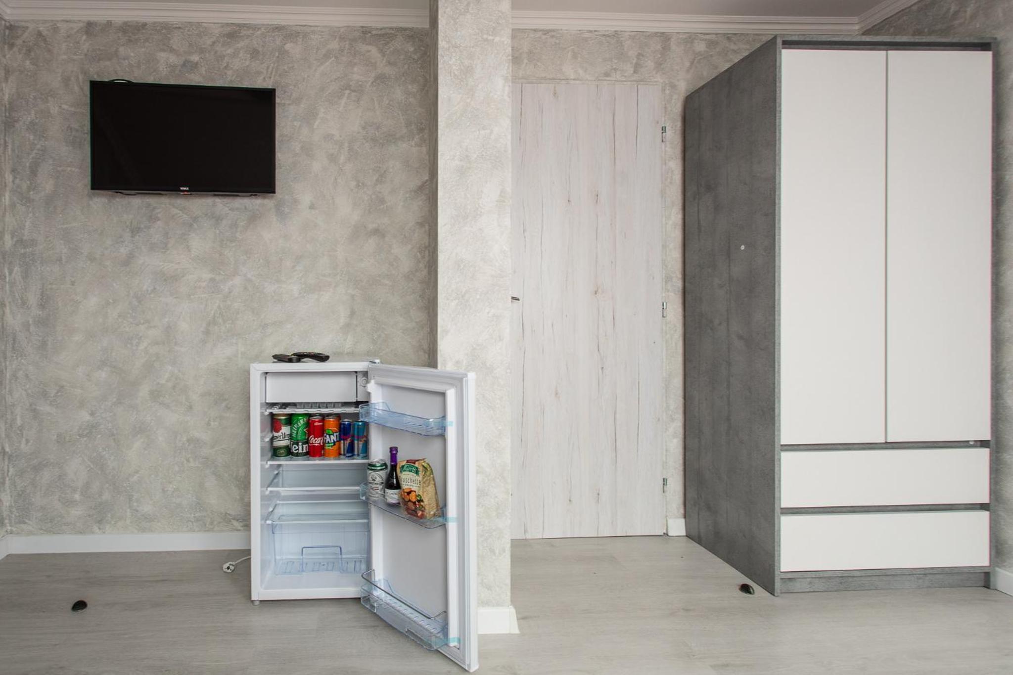 Double or Twin Room with Shower - Photo 6