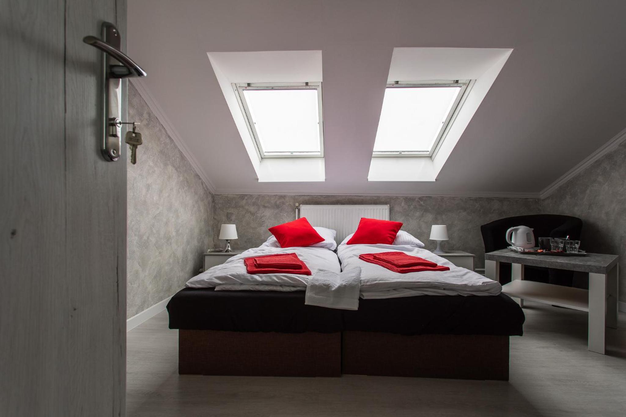 Double or Twin Room with Shower - Photo 1