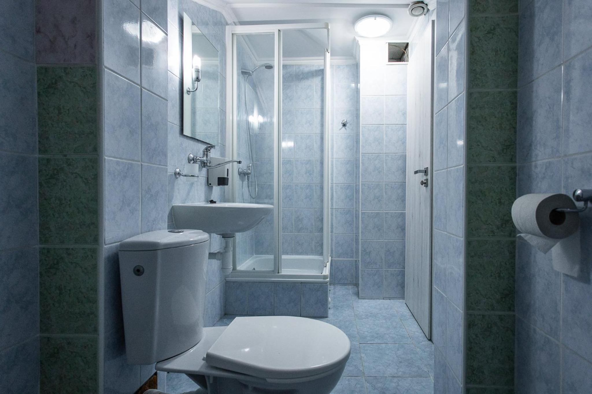 Triple Room with Bathroom - Photo 6