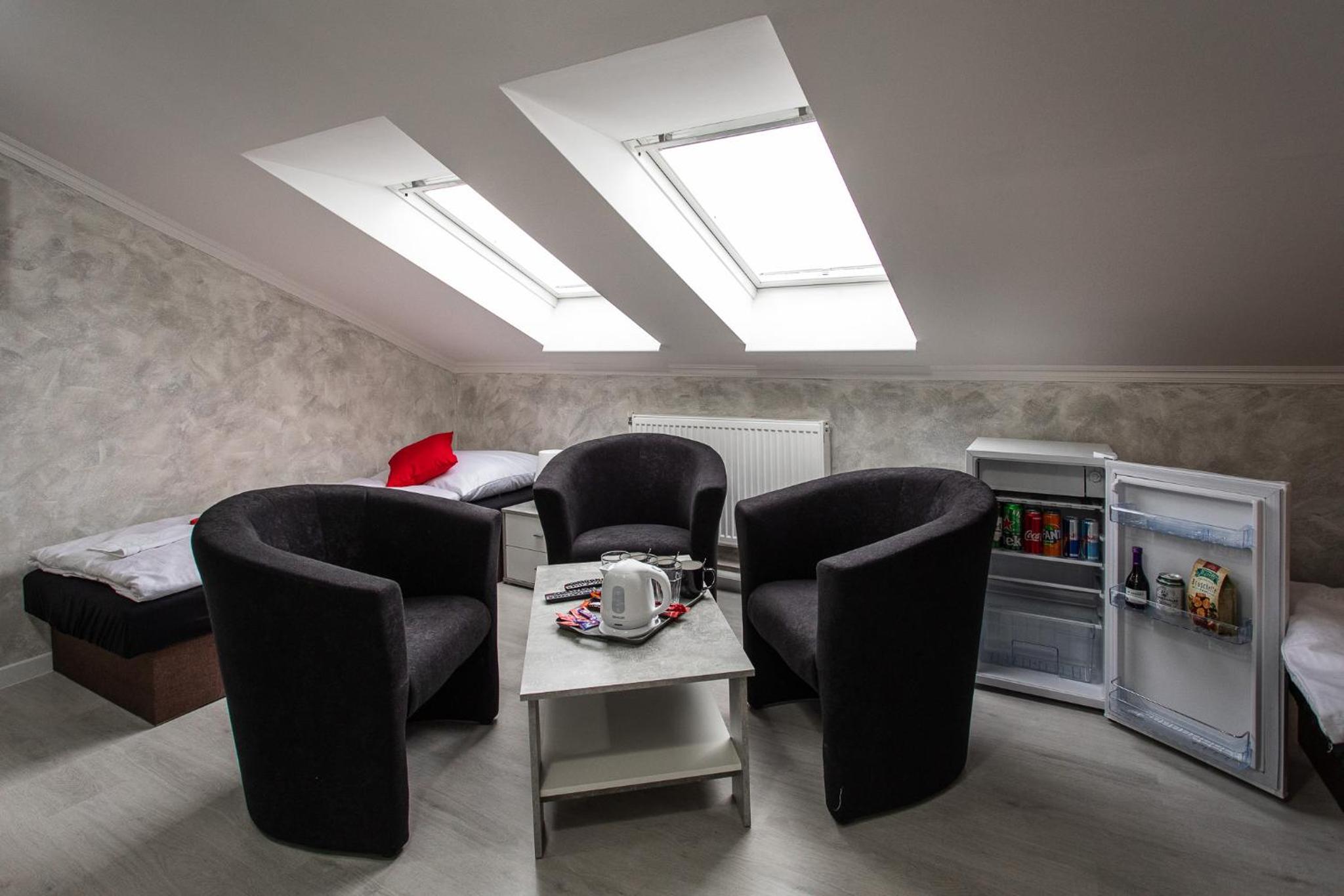 Triple Room with Bathroom - Photo 4