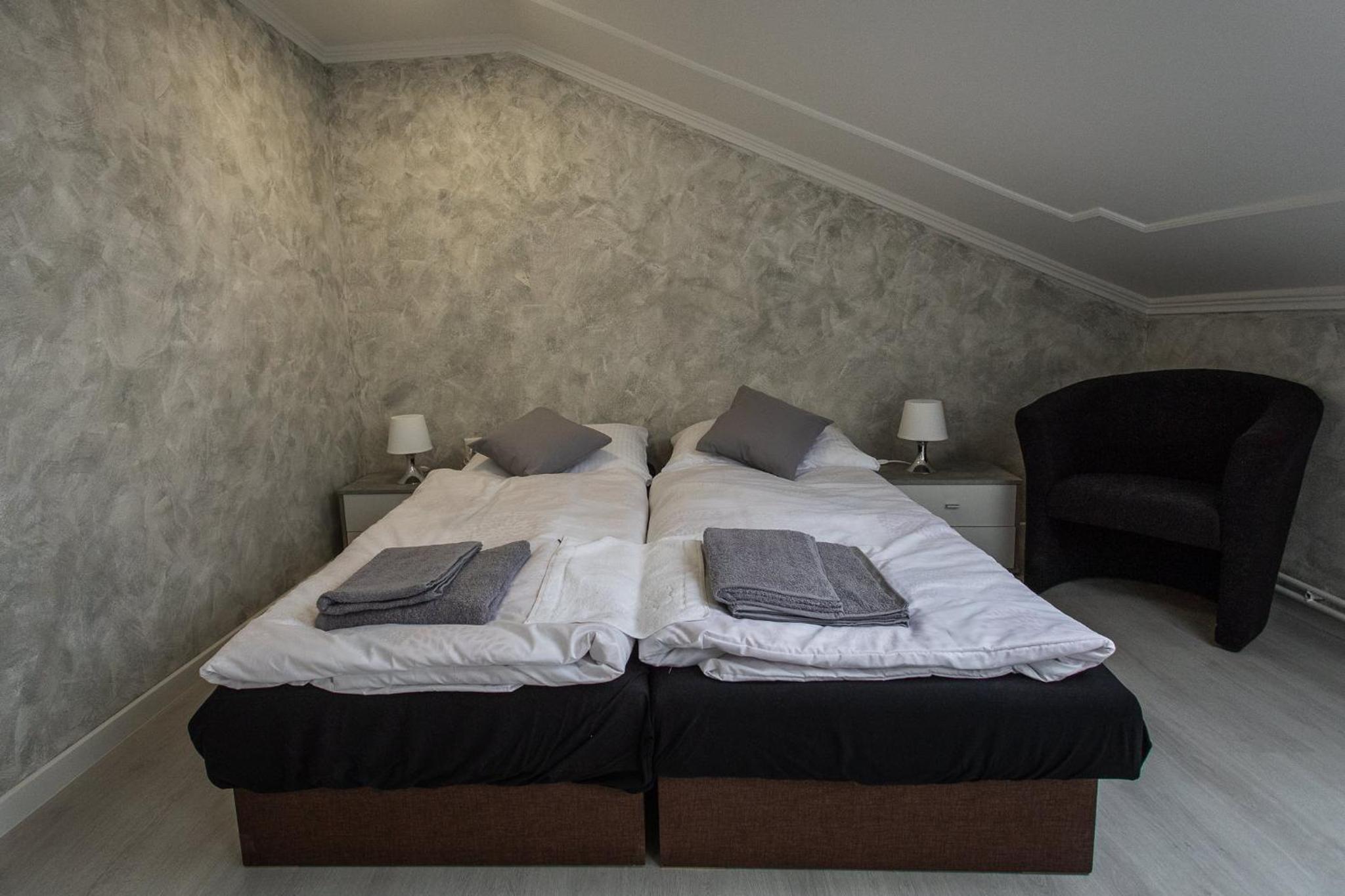 Family Room - Photo 4
