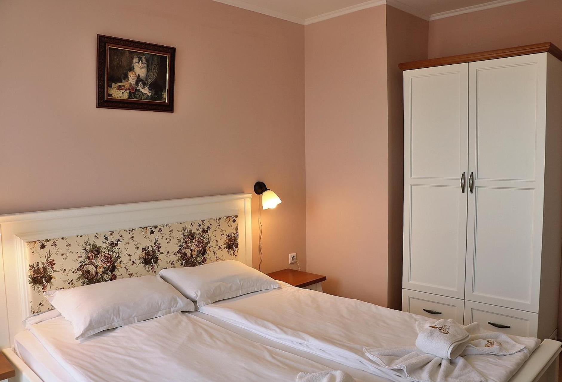 Standard Double Room photo 3